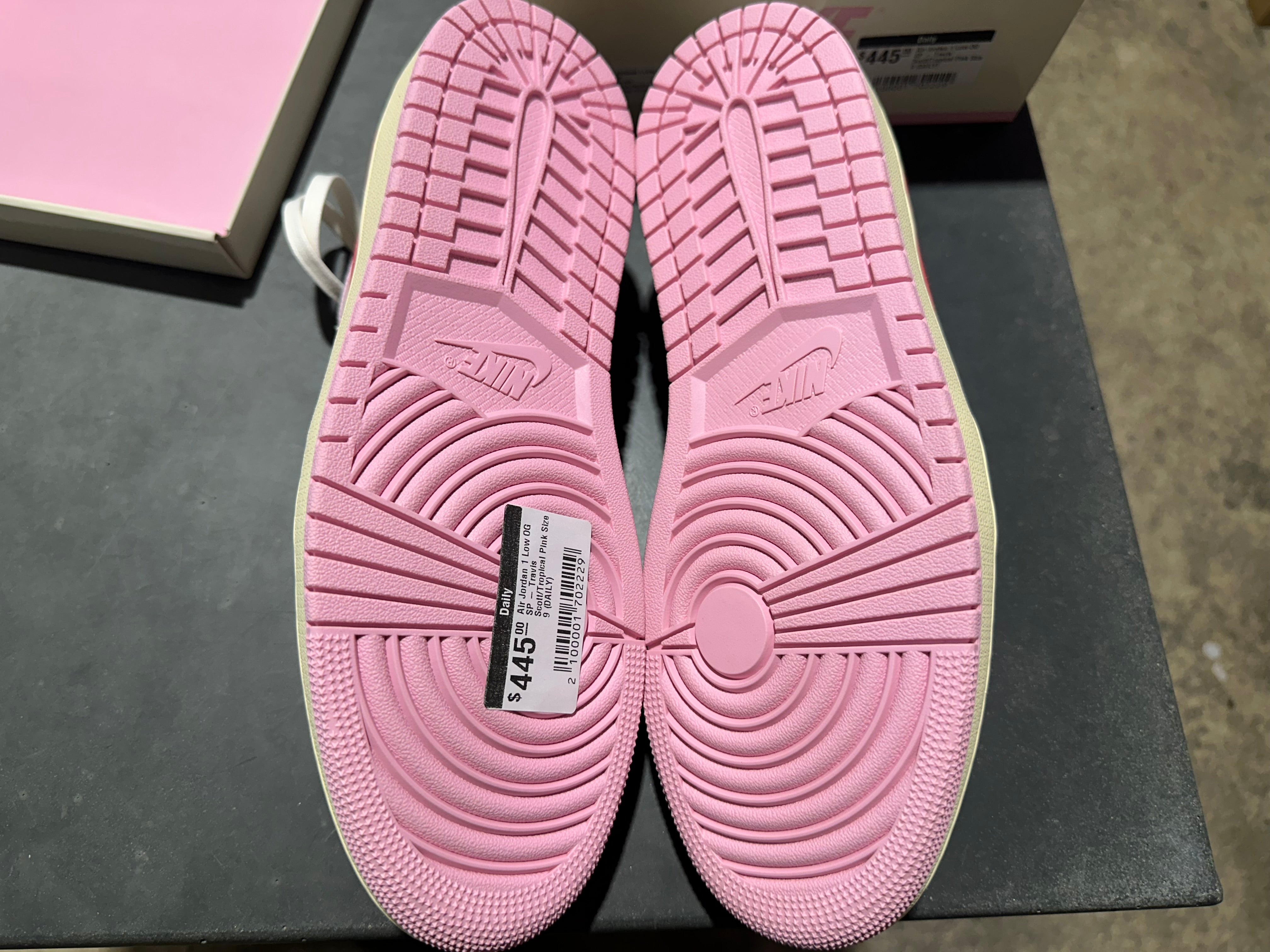 Air Jordan 1 Low OG SP - Travis Scott/Tropical Pink Size 9