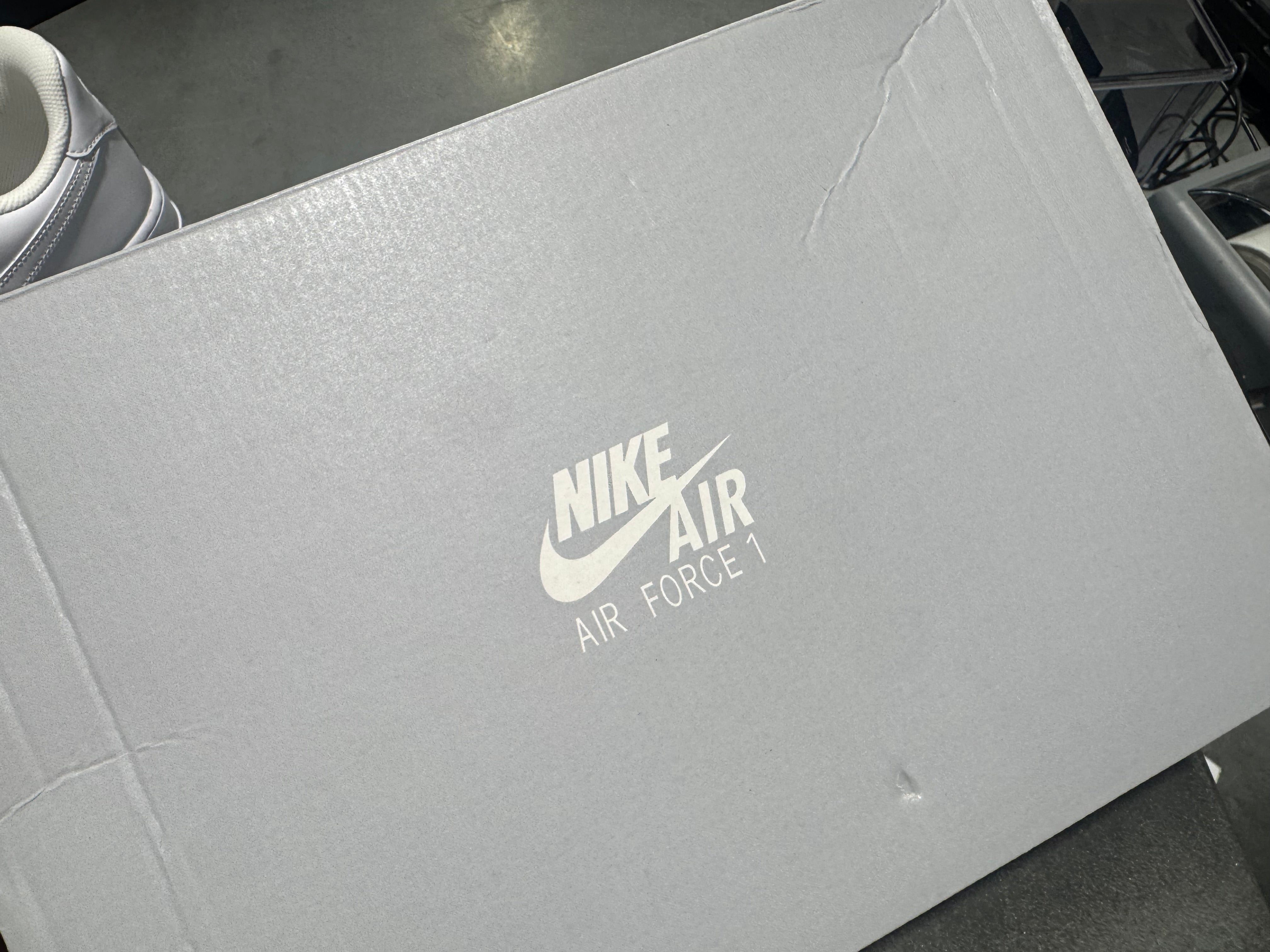 Nike Air Force 1 07 - Triple White Size 10.5