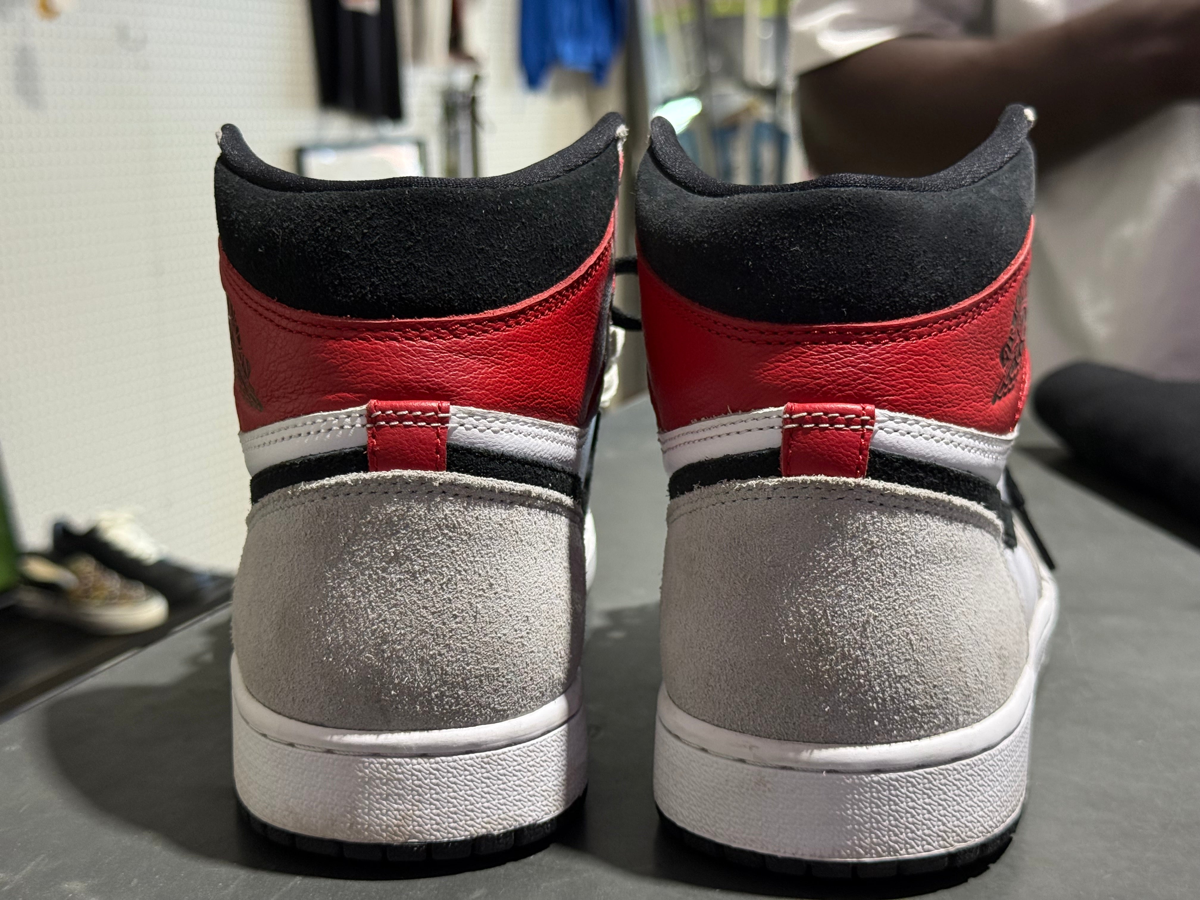 Air Jordan 1 Retro High OG - Light Smoke Size 10