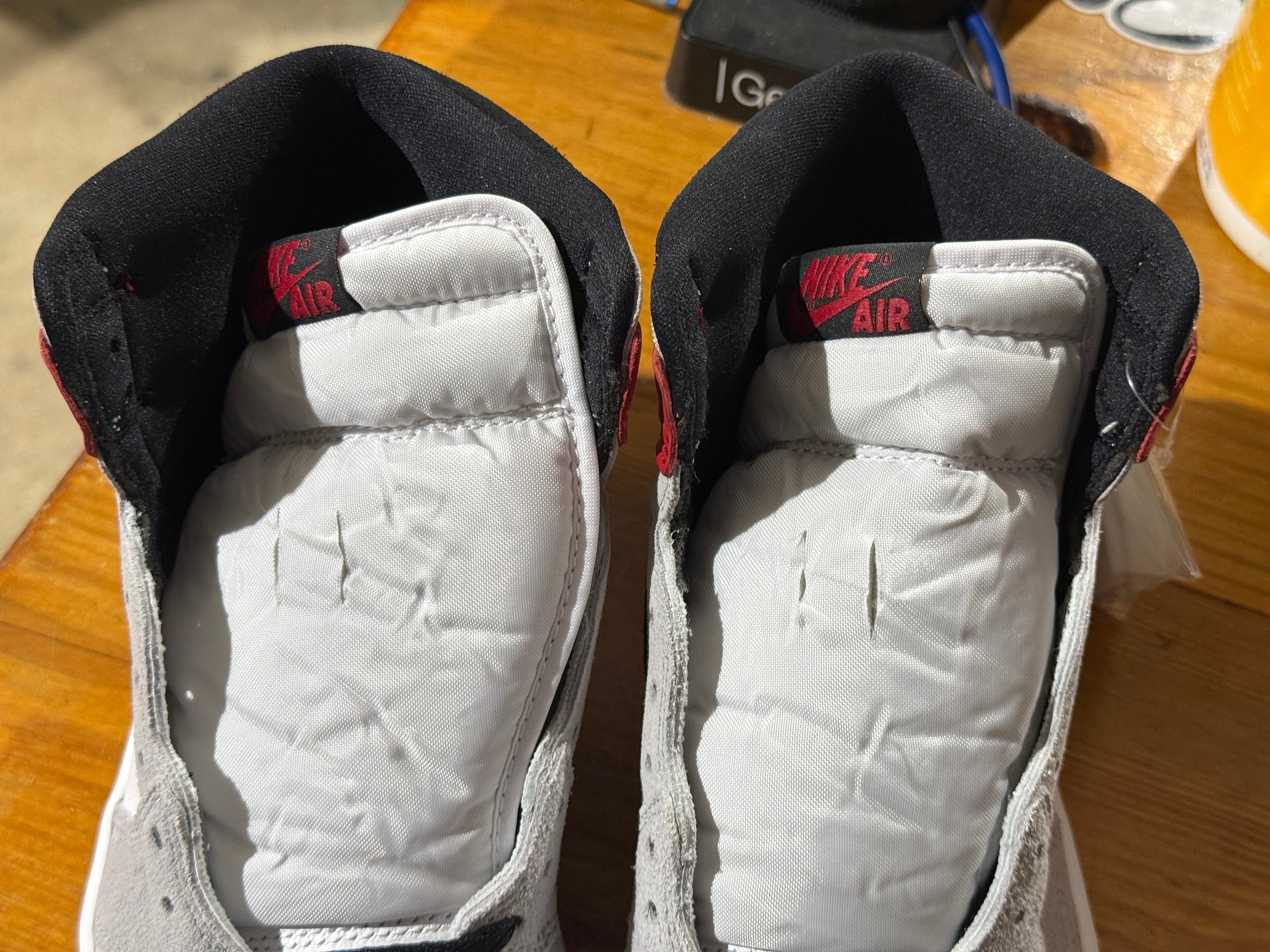 Air Jordan 1 Retro High OG - Light Smoke Grey Size 8.5