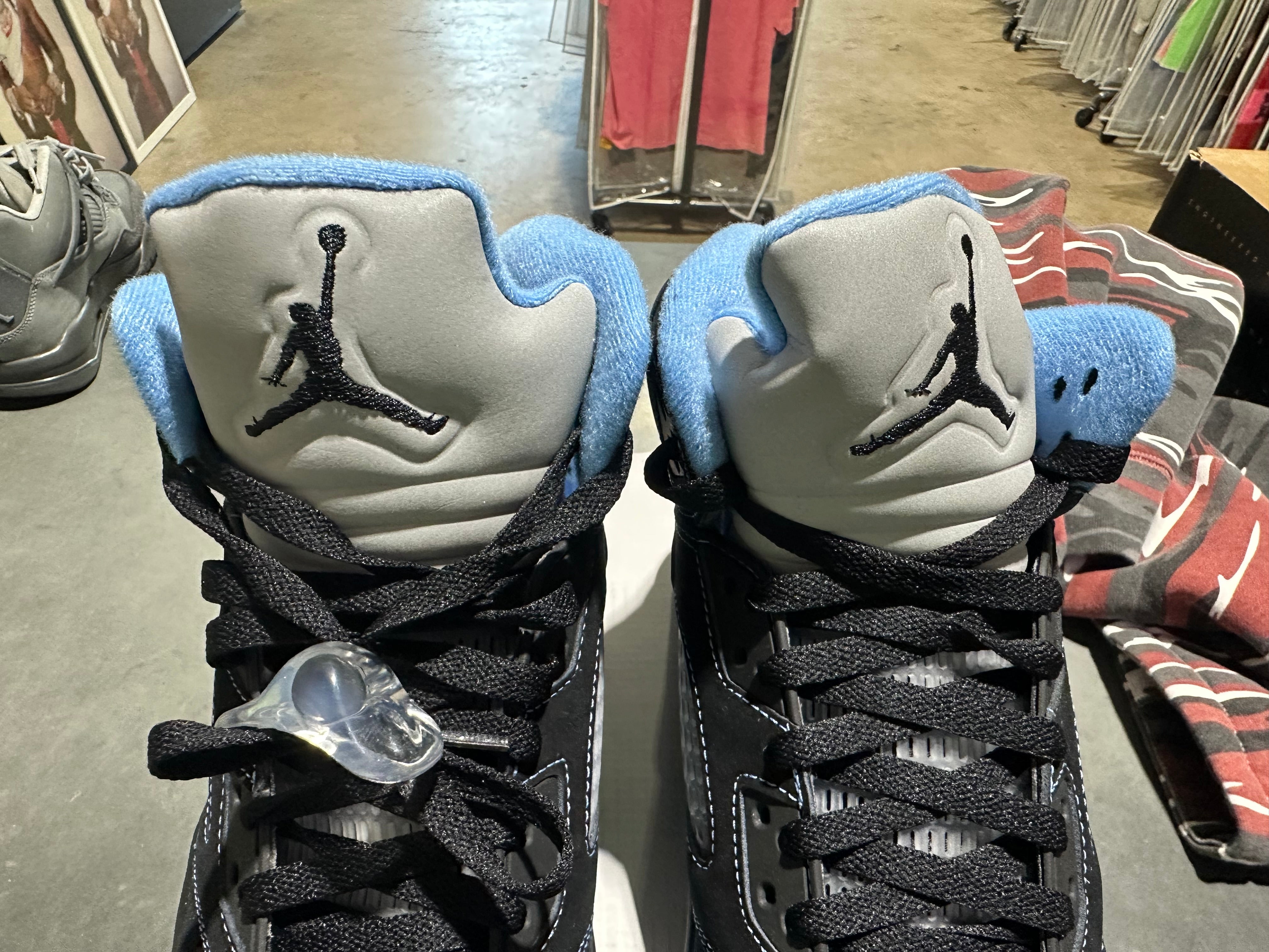 Air Jordan 5 Retro - Black University Blue Size 9.5