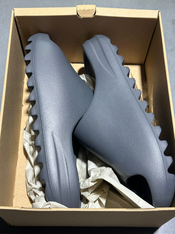 adidas Yeezy Slide - Slate Grey Size 10