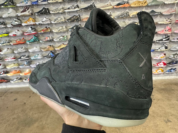 Air Jordan 4 Retro - Kaws Black Size 9.5