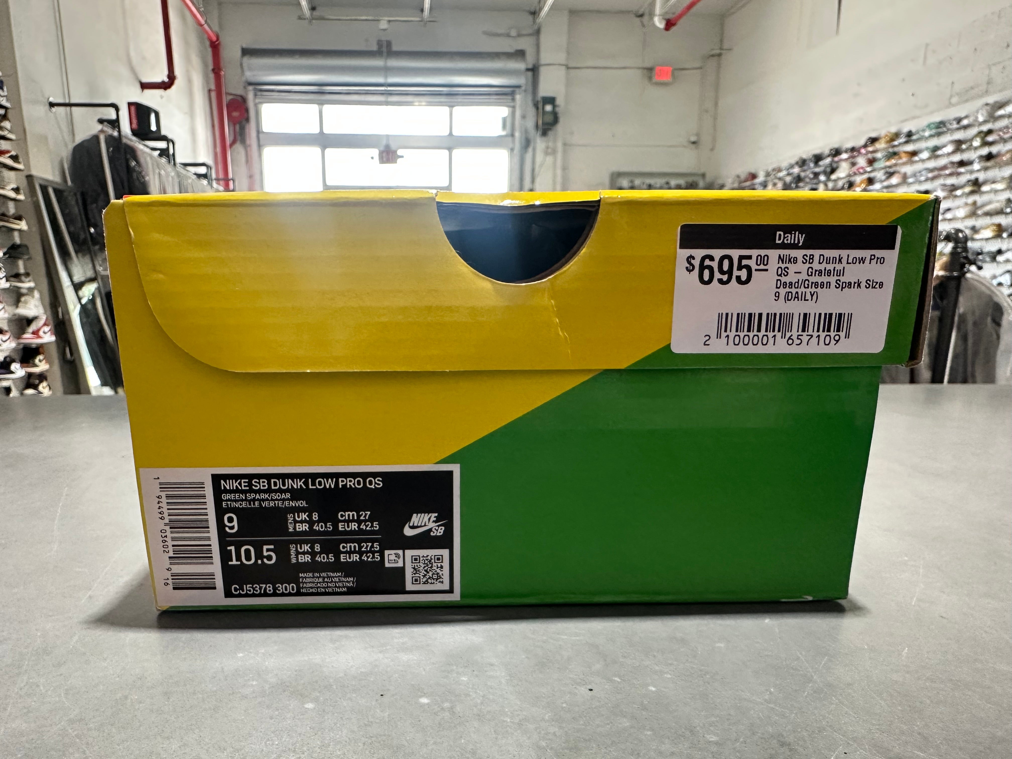 Nike SB Dunk Low Pro QS - Grateful Dead/Green Spark Size 9