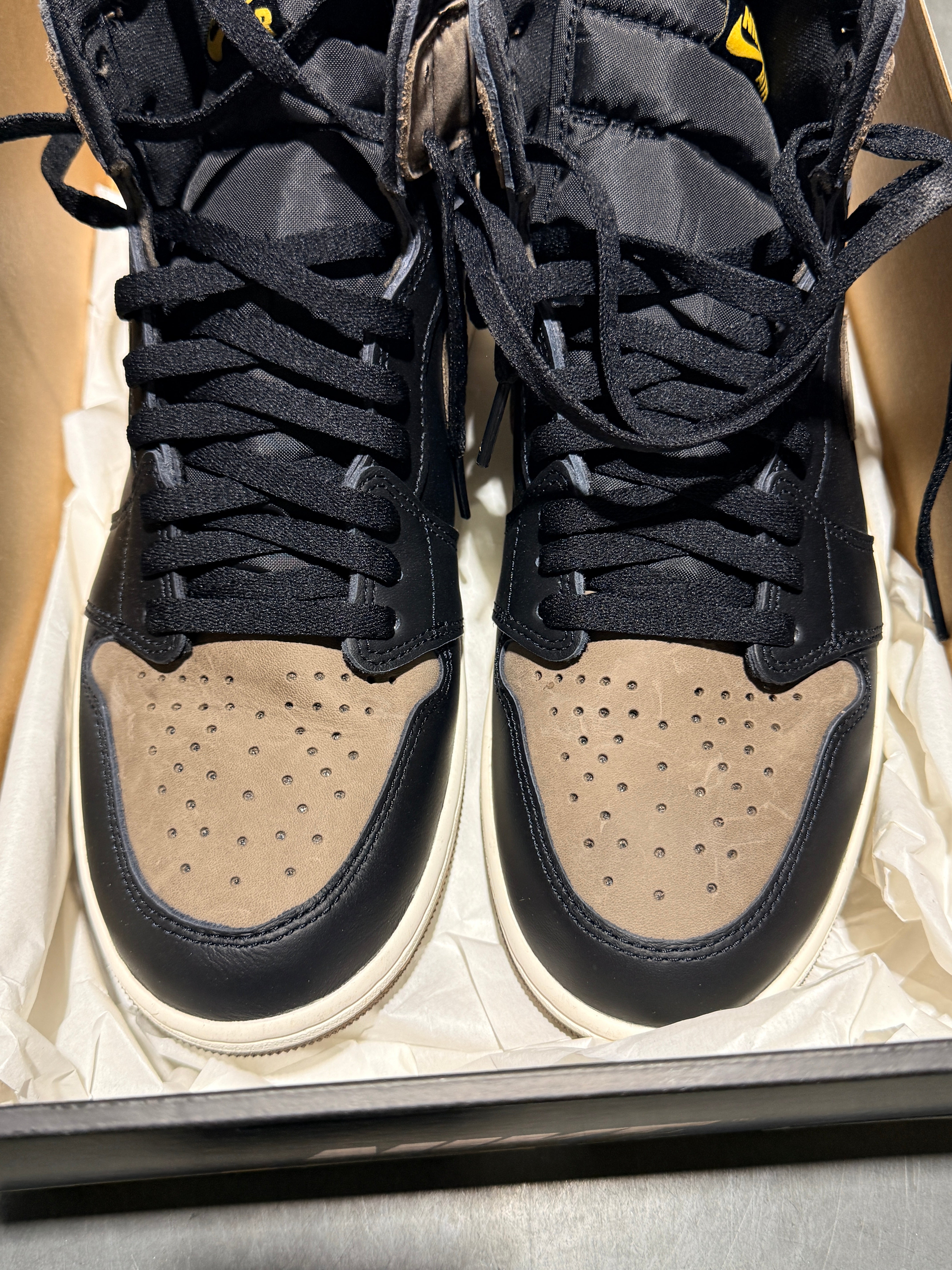 Air Jordan 1 Retro High OG - Palomino Size 11