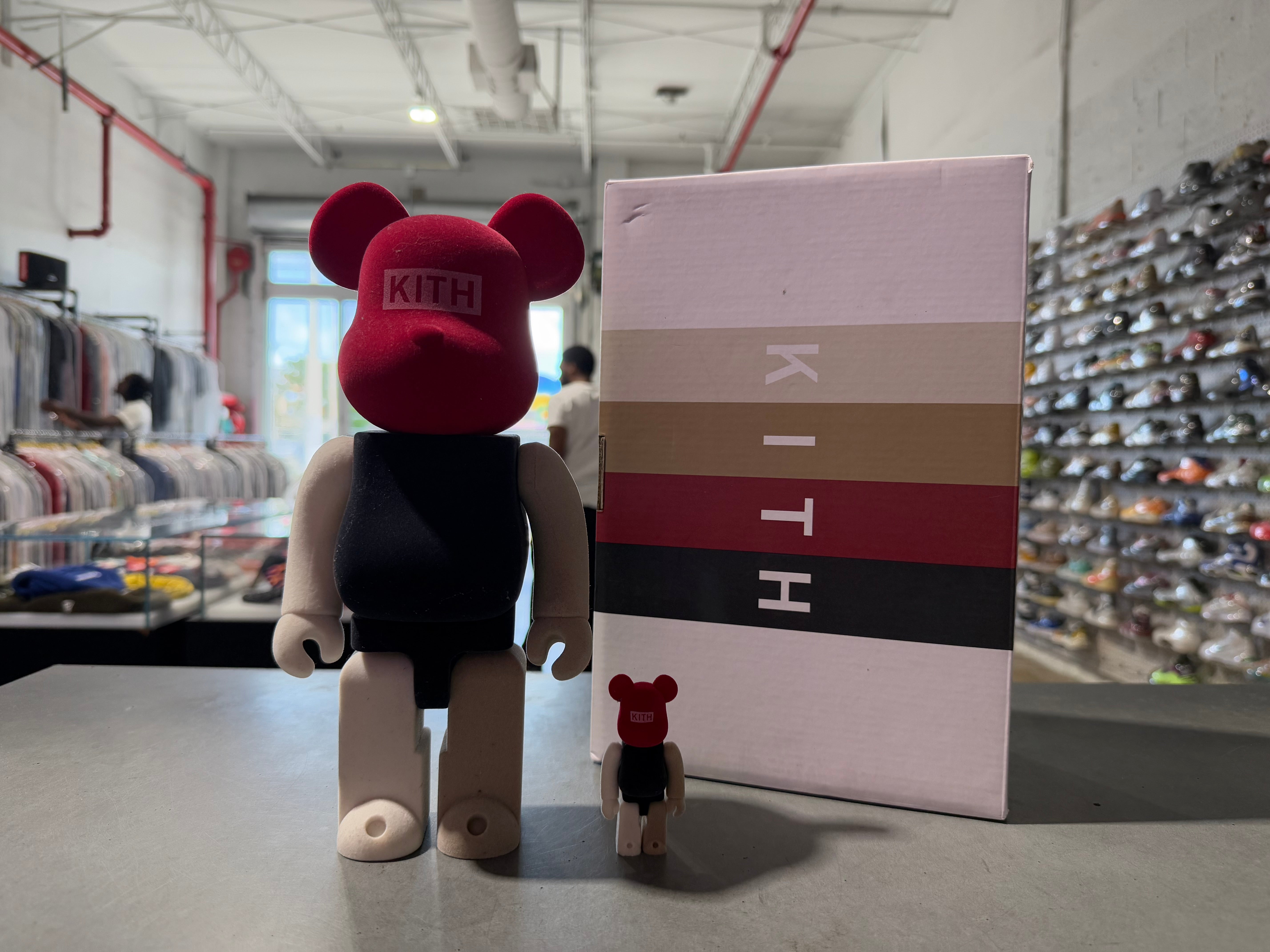NEW KITH x Medicom x Bearbrick Pyre 100% & 400% Bearbrick Set