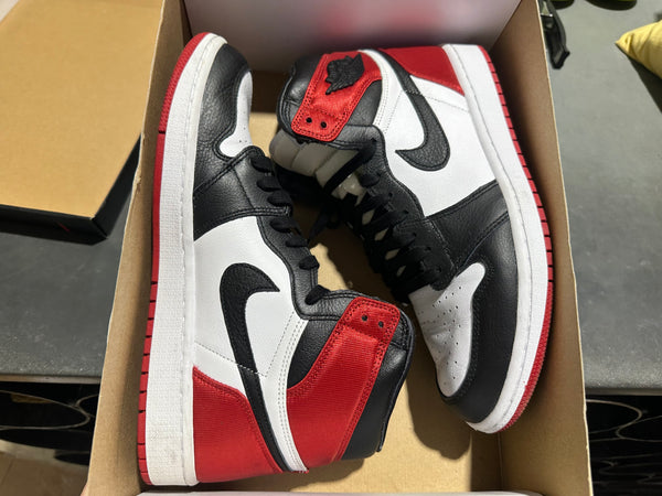 Air Jordan 1 Retro High OG - Satin Black Toe Size 10.5W/9M