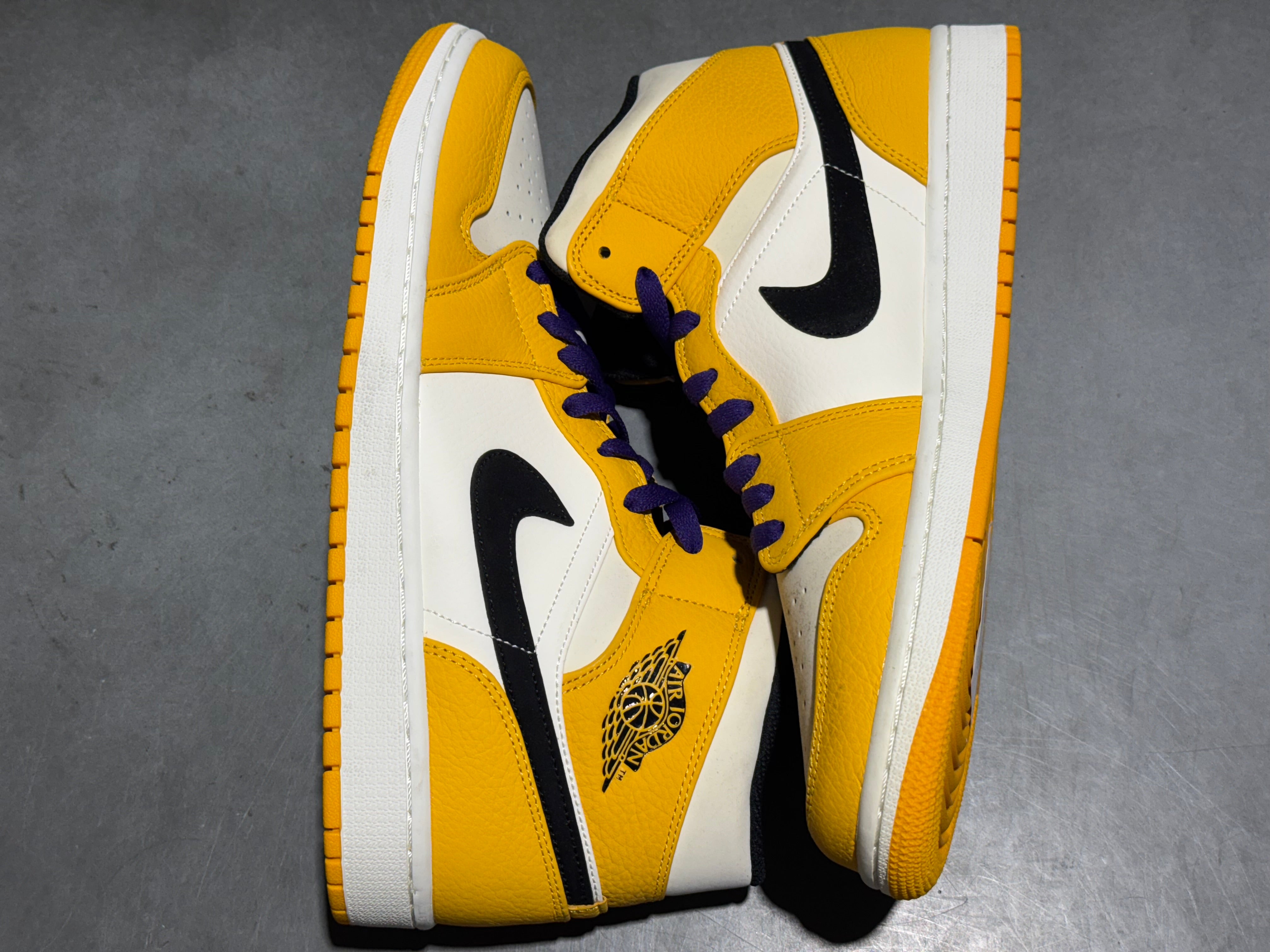 Air Jordan 1 Mid  -  Lakers Size 11