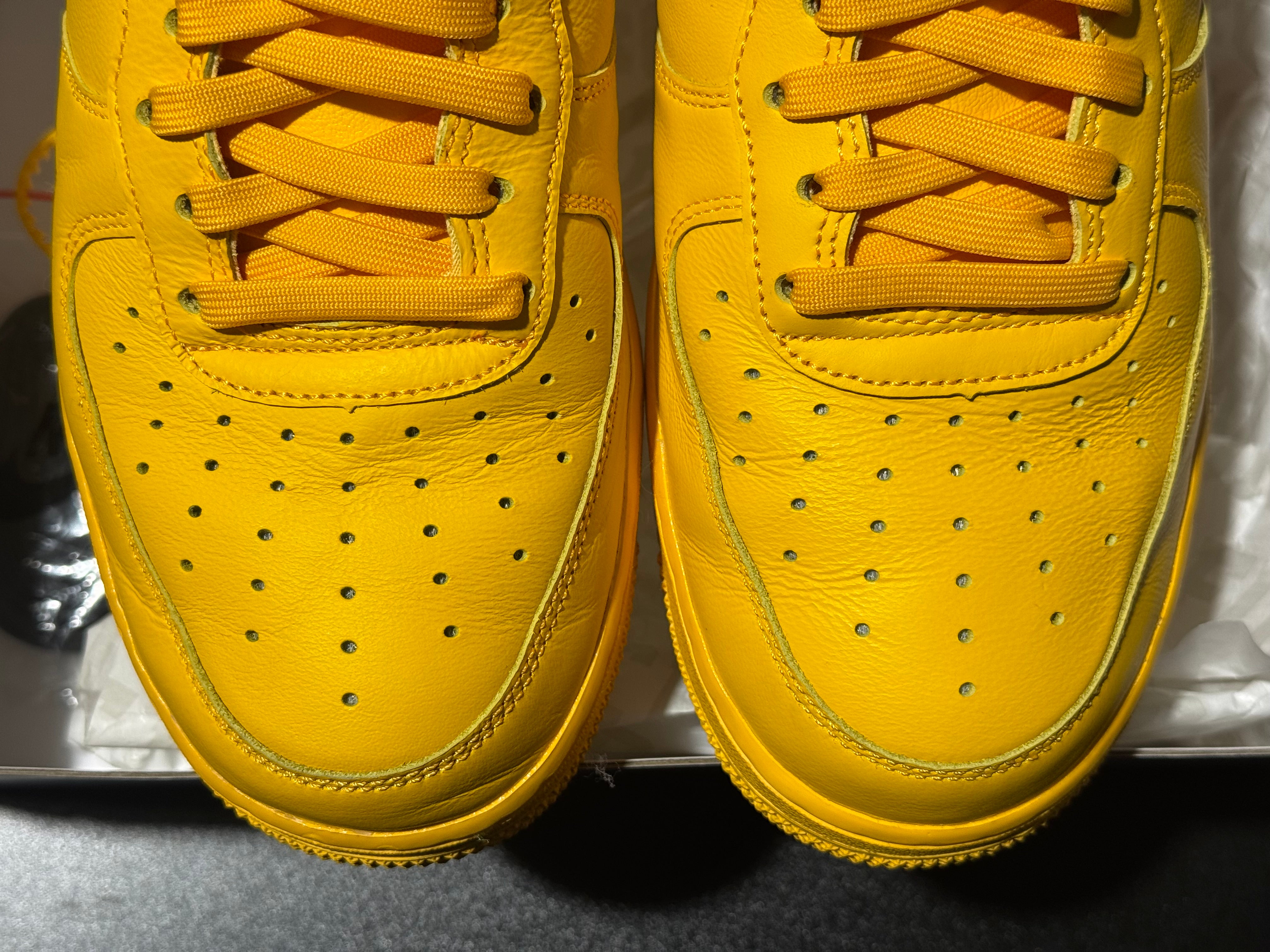 Nike Air Force 1 Low - Off-White/ICA University Gold Size 10