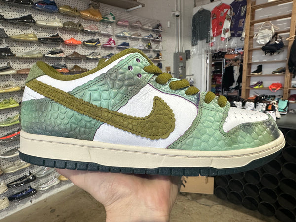 Nike SB Dunk Low - Alexis Sablone Chameleon