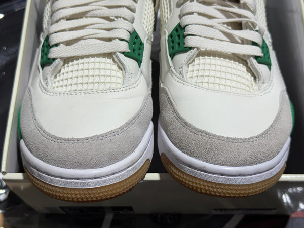 Air Jordan 4 Retro SB - Pine Green Size 9