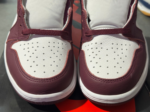 Air Jordan 1 Retro High OG - Bordeaux Size 9.5
