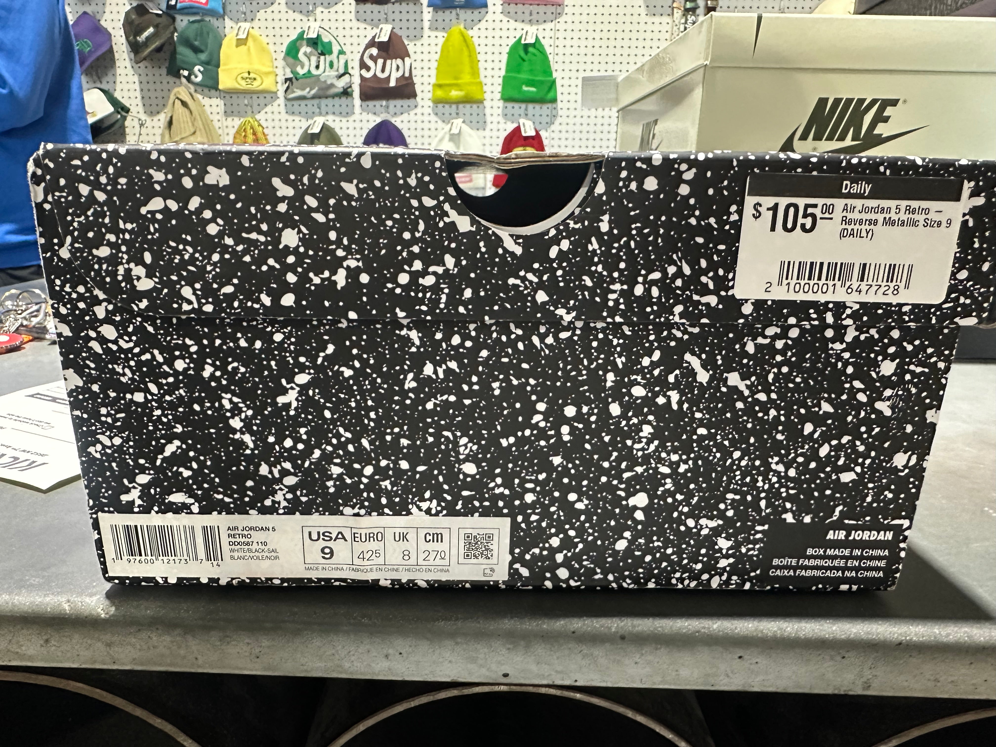 Air Jordan 5 Retro - Reverse Metallic Size 9