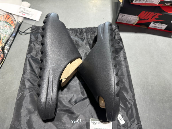 Yeezy Slide YS 01 - Black Size 8