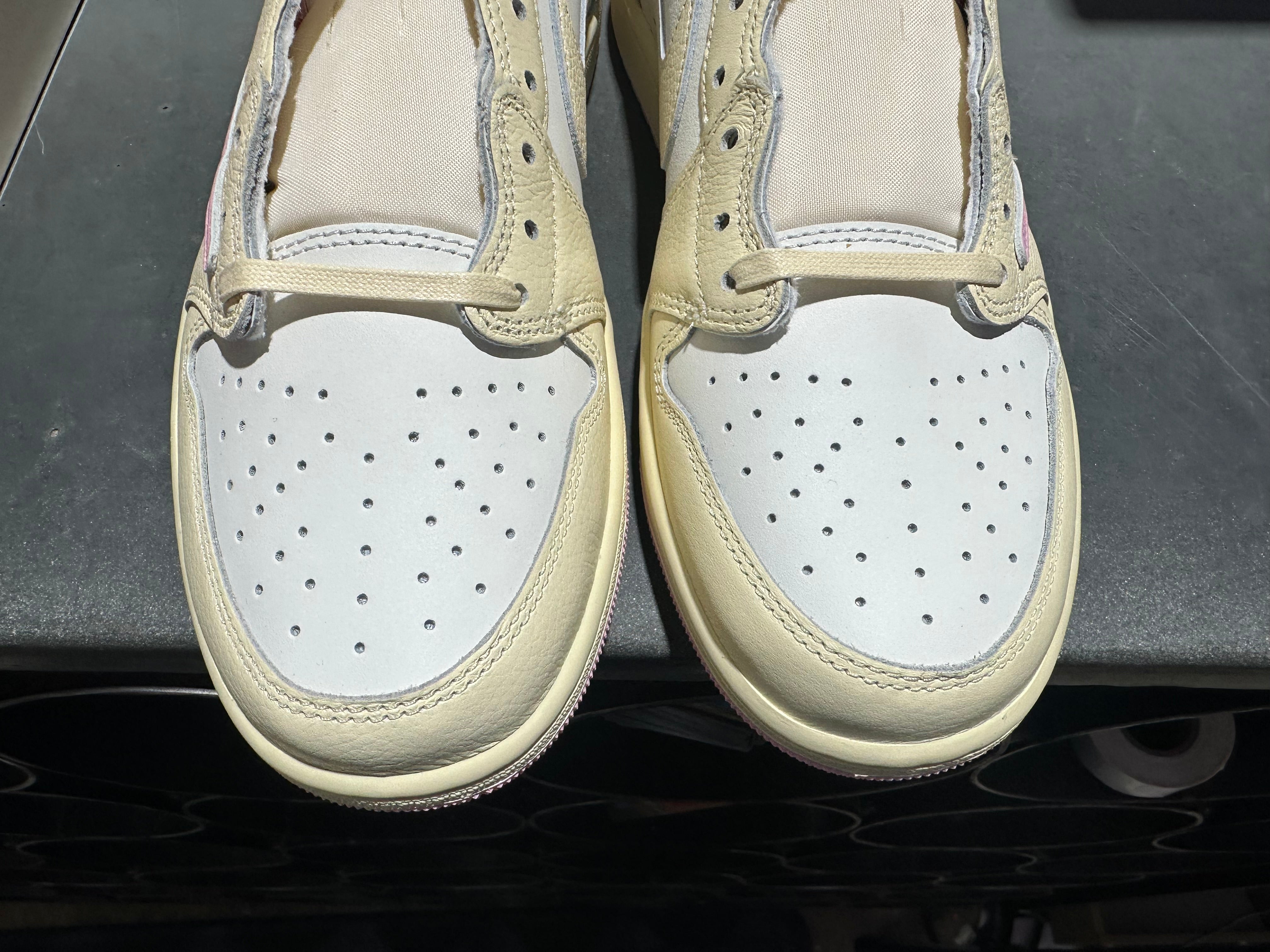 Air Jordan 1 Low OG SP - Travis Scott/Shy Pink Size 10.5