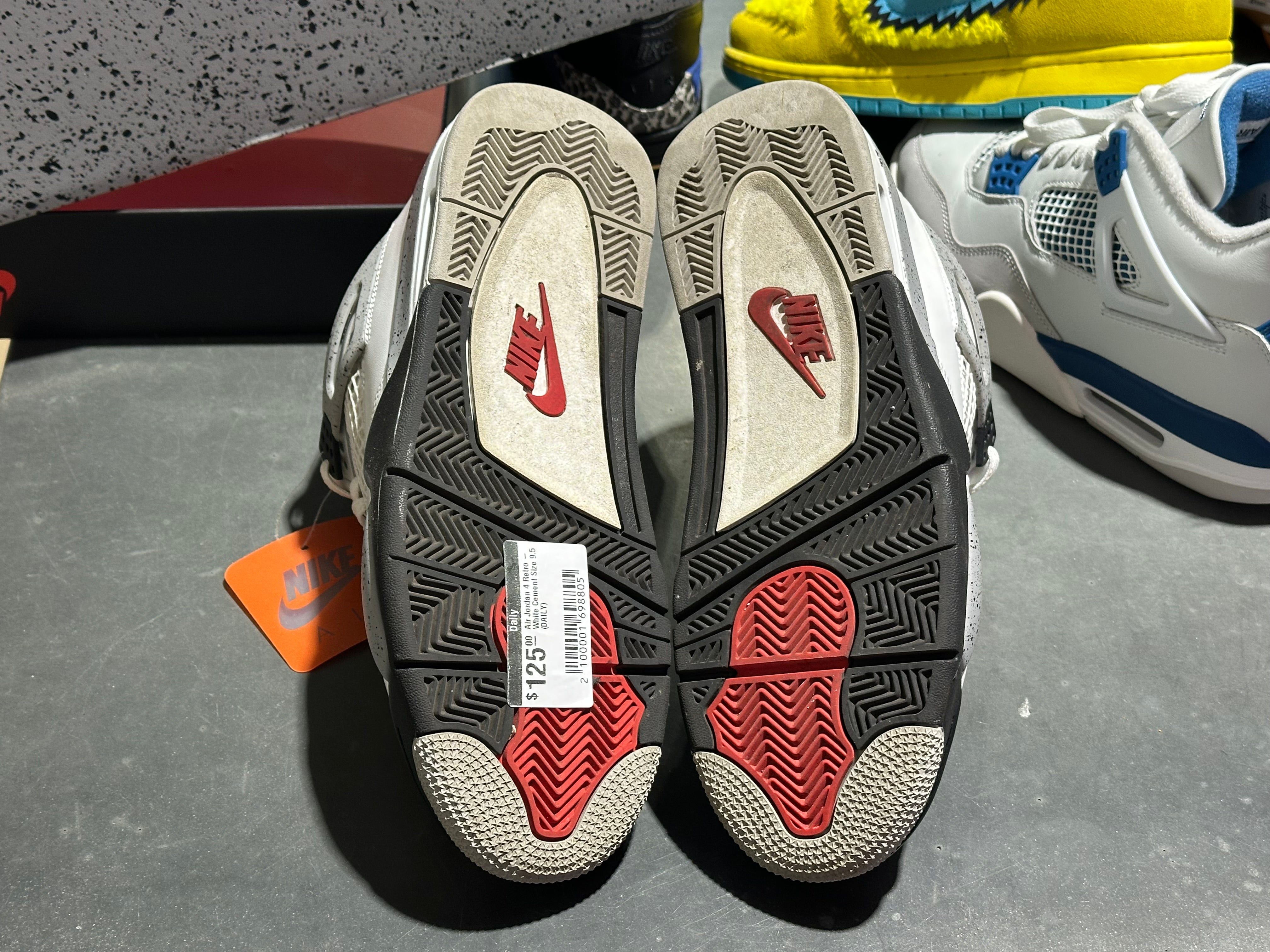 Air Jordan 4 Retro - White Cement Size 9.5
