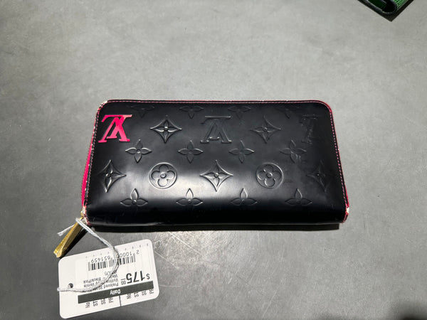 Preloved 2010s Louis Vuitton Zippy Vernis Wallet - Black/Pink