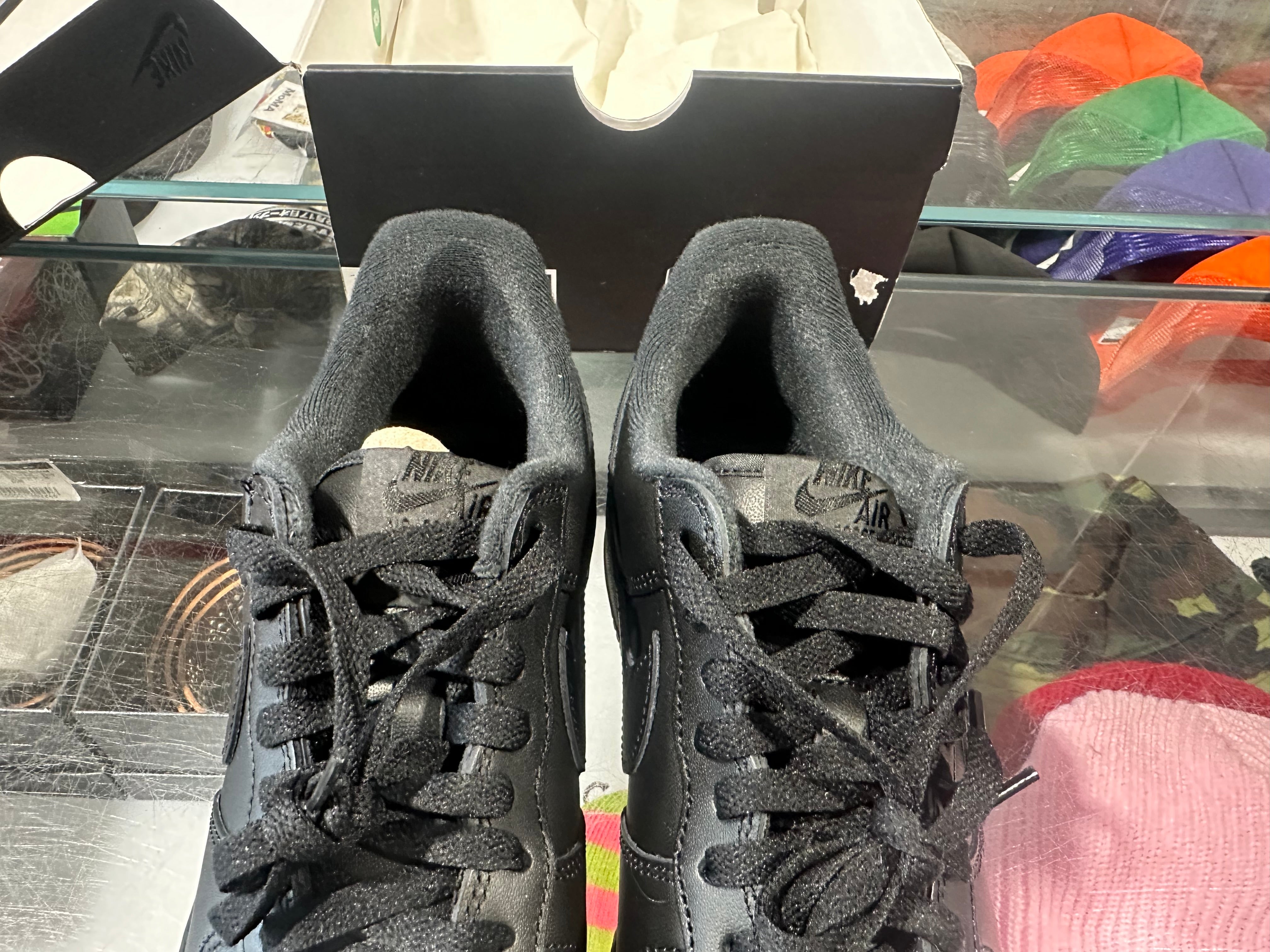 Nike Air Force 1 Low / Supreme - Black Size 10
