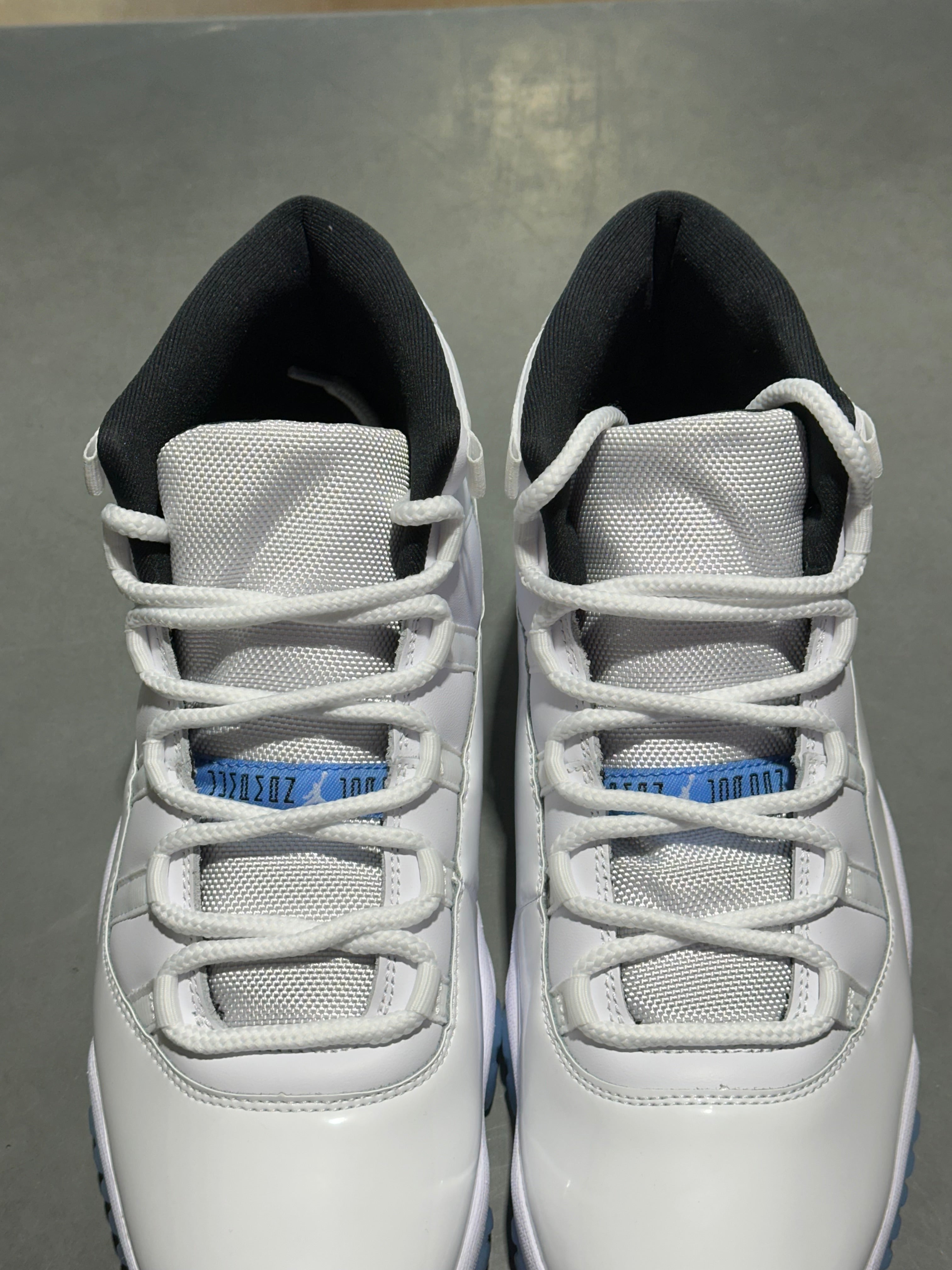 Air Jordan 11 Retro - Legend Blue Size 10.5