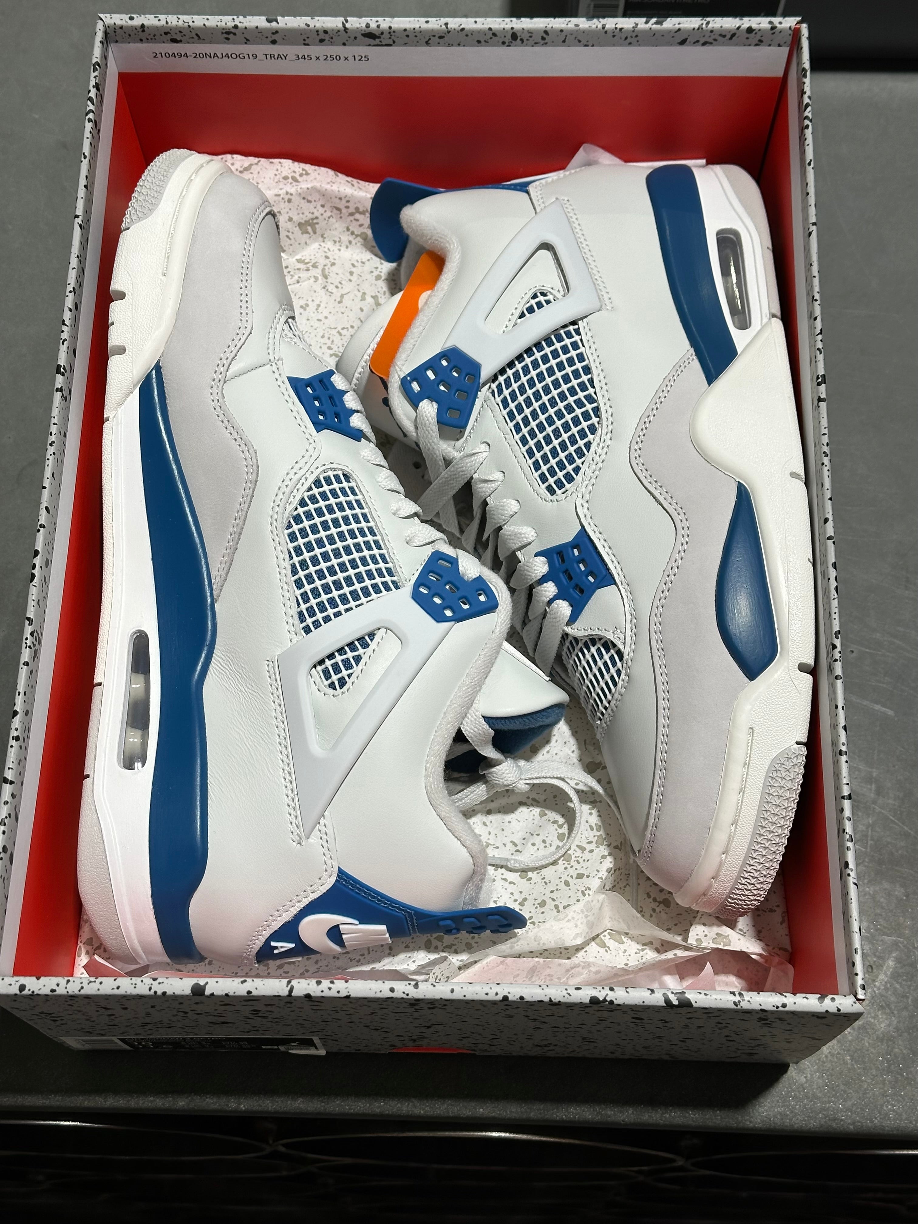 Air Jordan 4 Retro - Military Blue 2024 Size 10