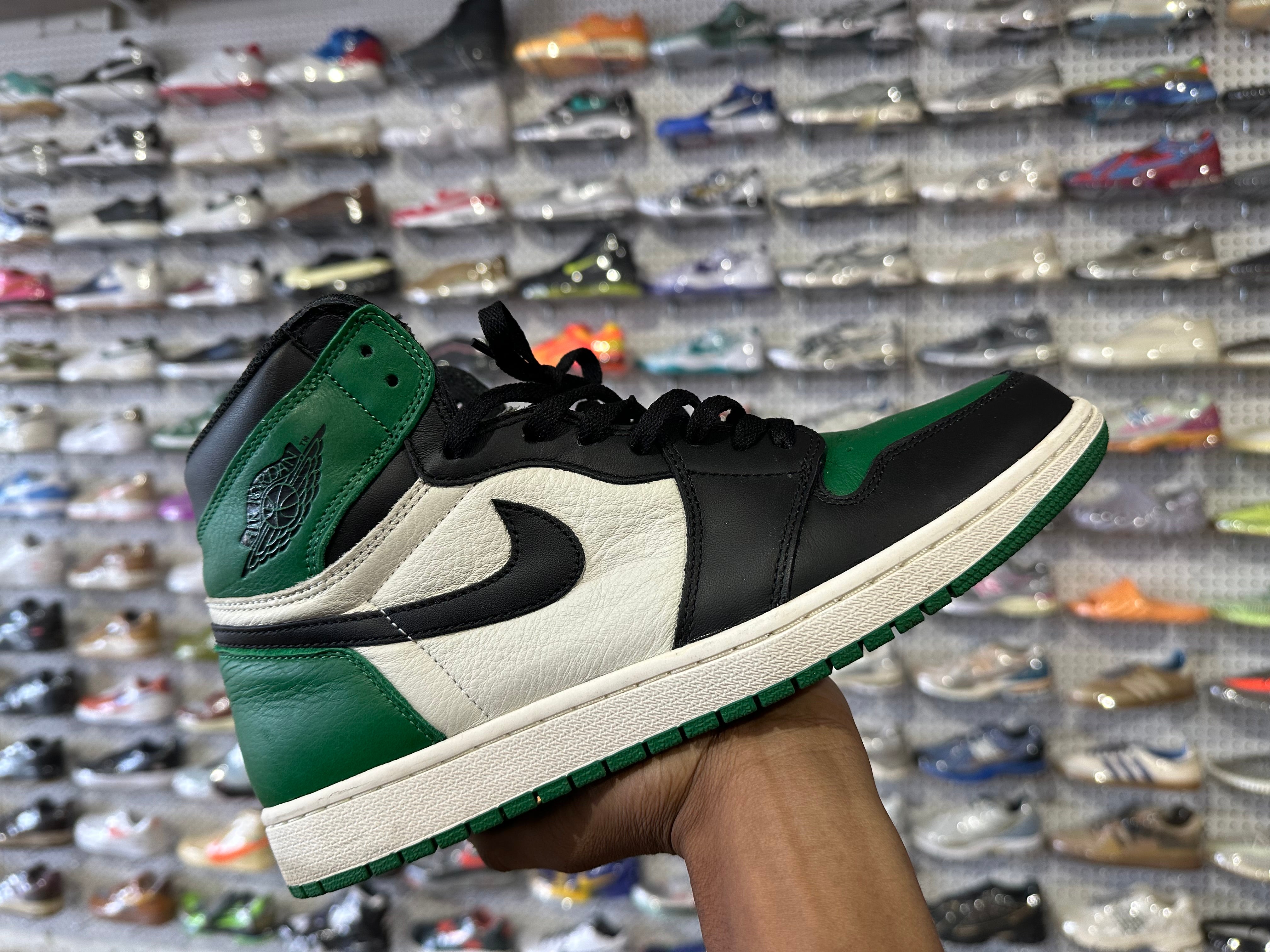 Air Jordan 1 Retro High OG - Pine Green Size 11.5