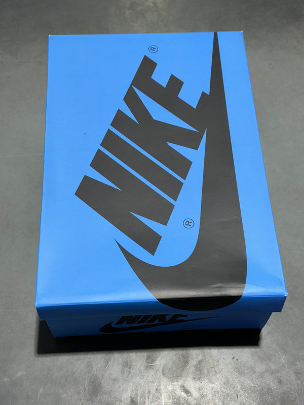 Air Jordan 1 Retro High OG - UNC Toe Size 10.5