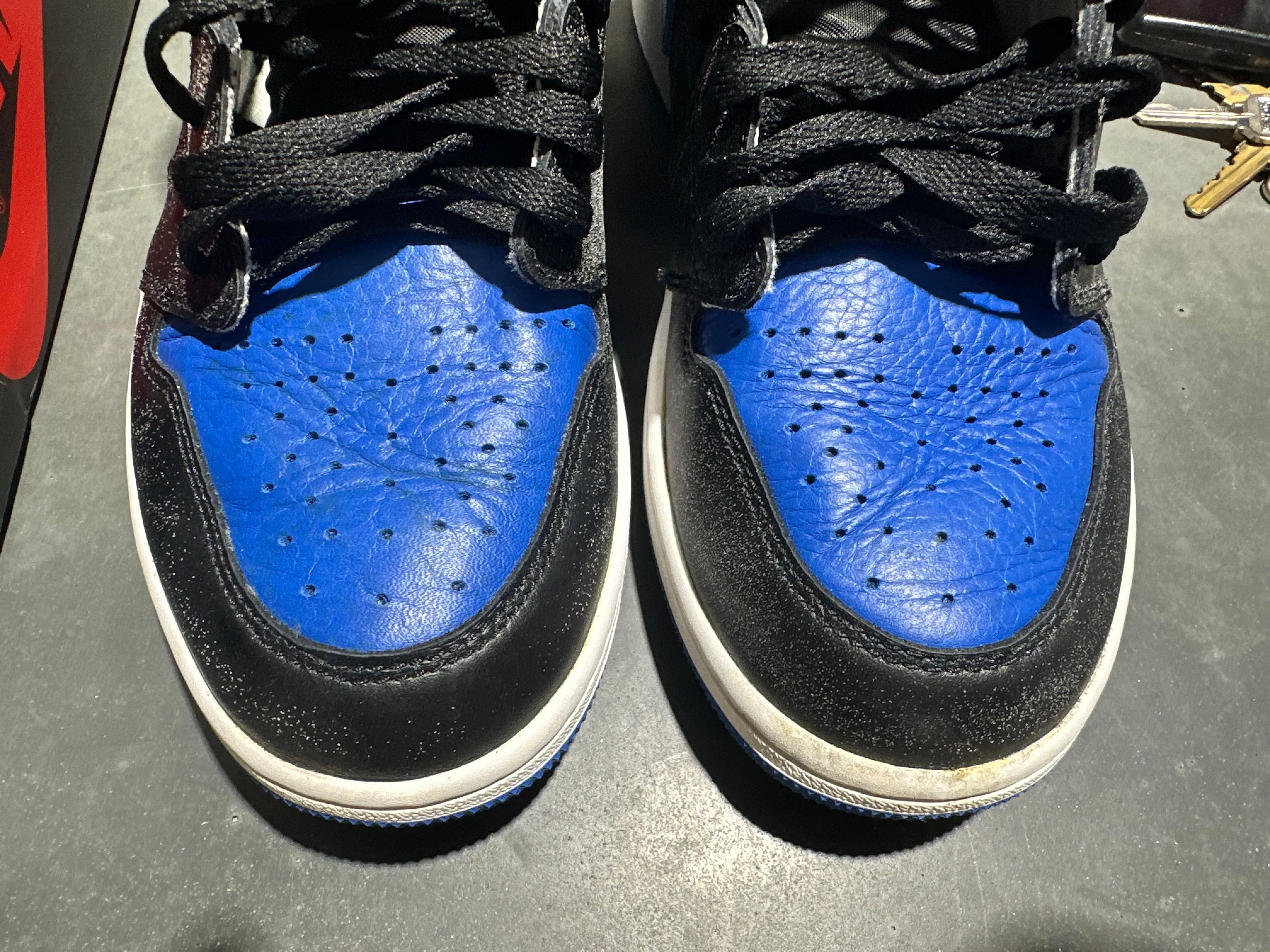 Air Jordan 1 Retro - Royal 2017 Size 10