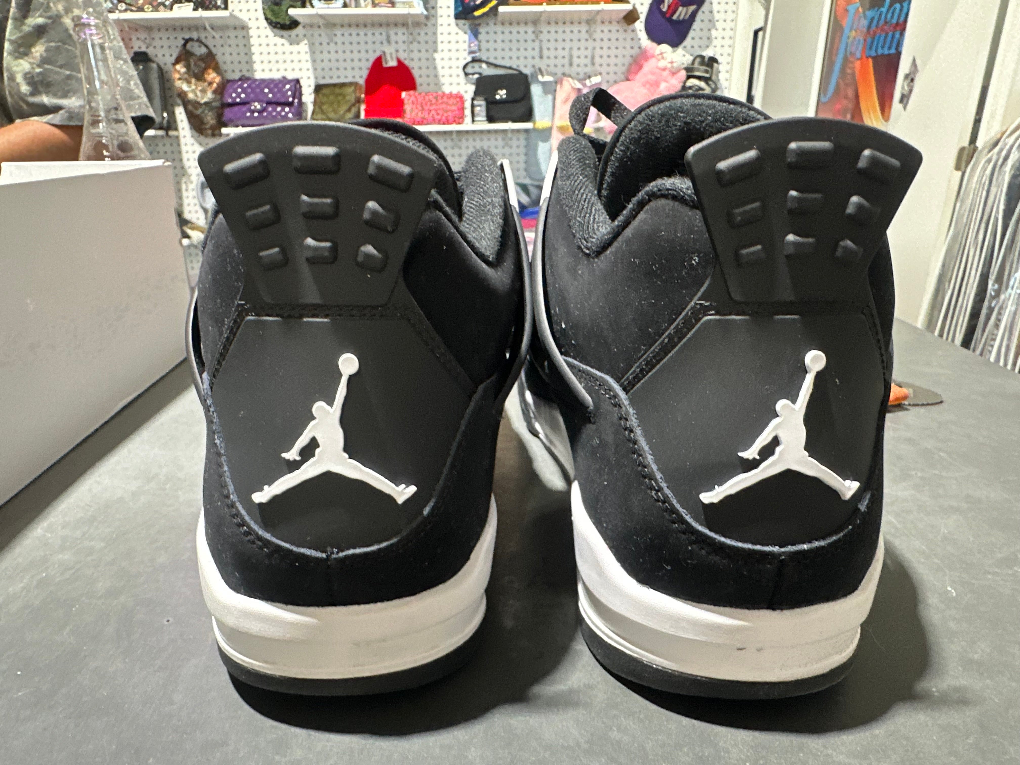 Air Jordan 4 Retro - White Thunder Size 11