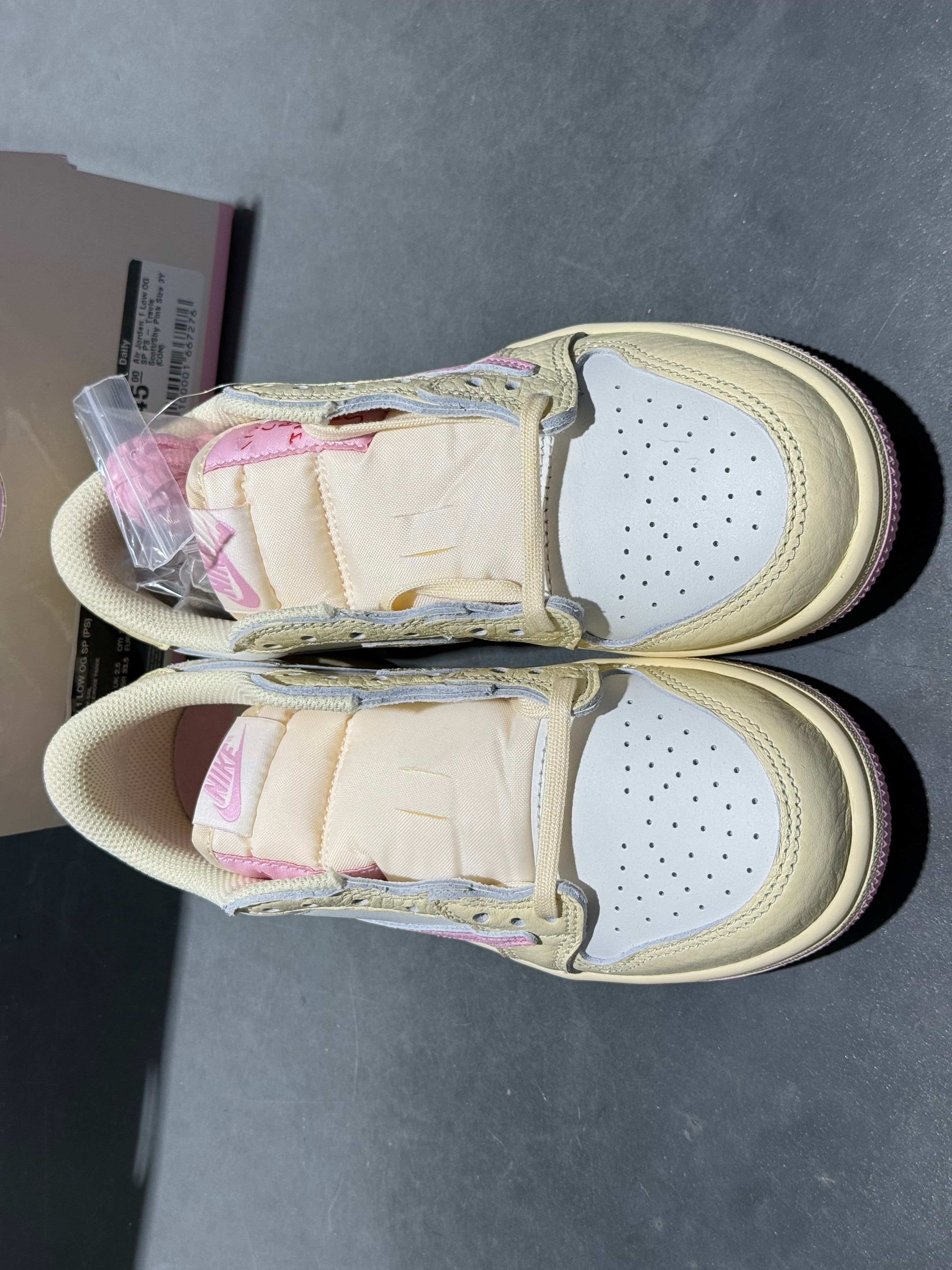Air Jordan 1 Low OG SP (PS) - Travis Scott/Shy Pink Size 3Y