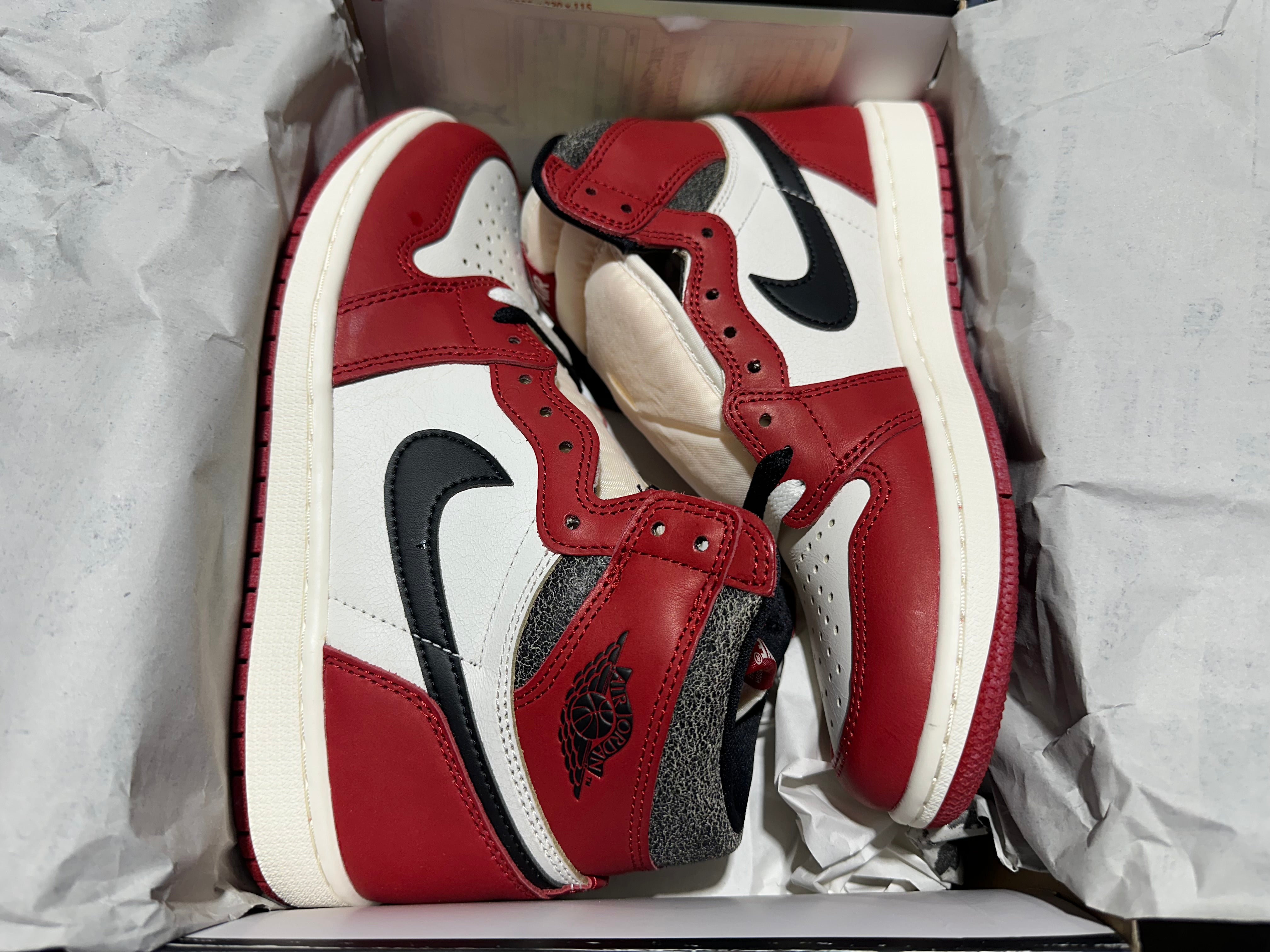 Air Jordan 1 Retro High OG - Lost & Found Size 8