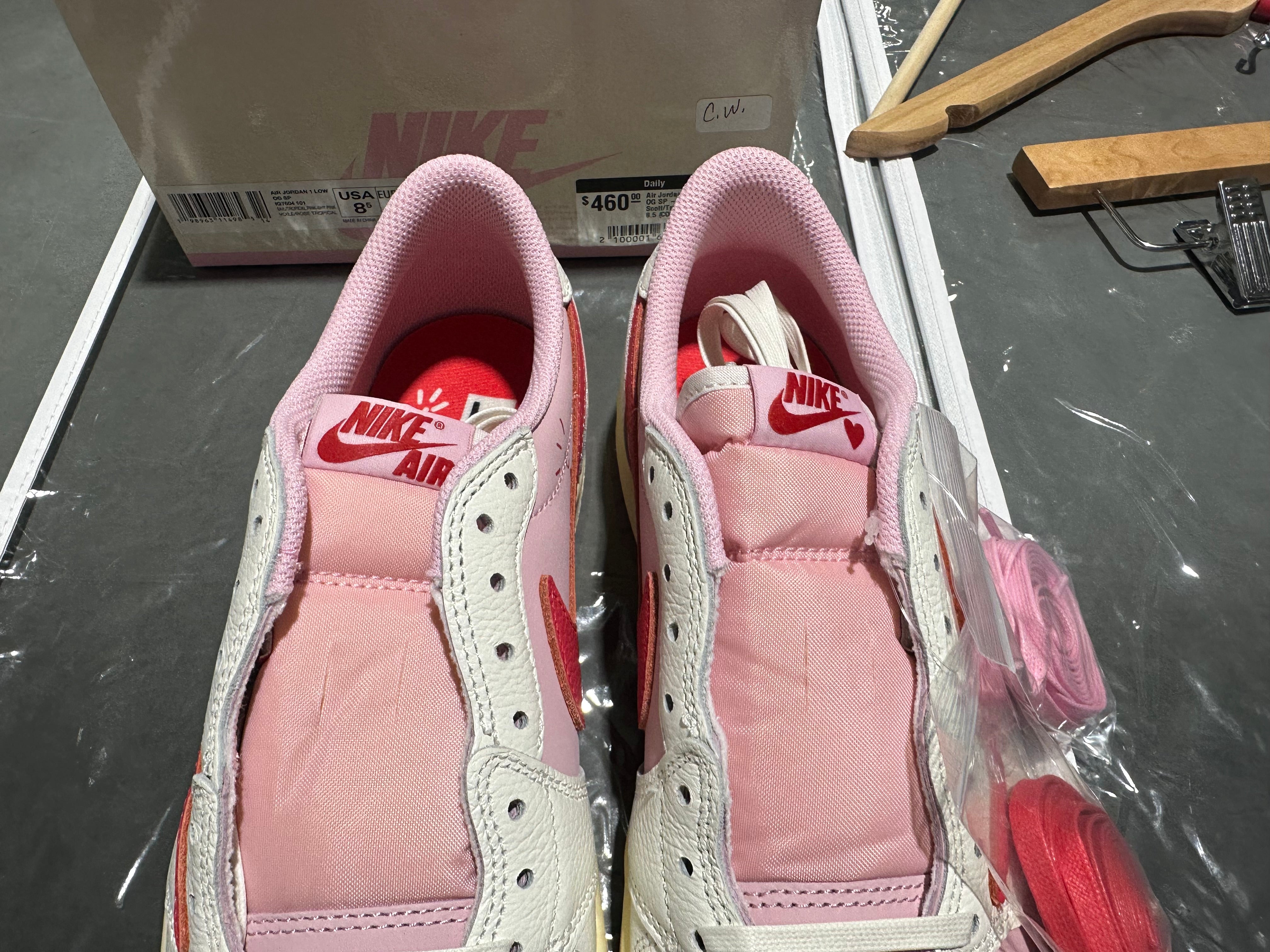 Air Jordan 1 Retro Low OG SP - Travis Scott/Tropical Pink Size 8.5