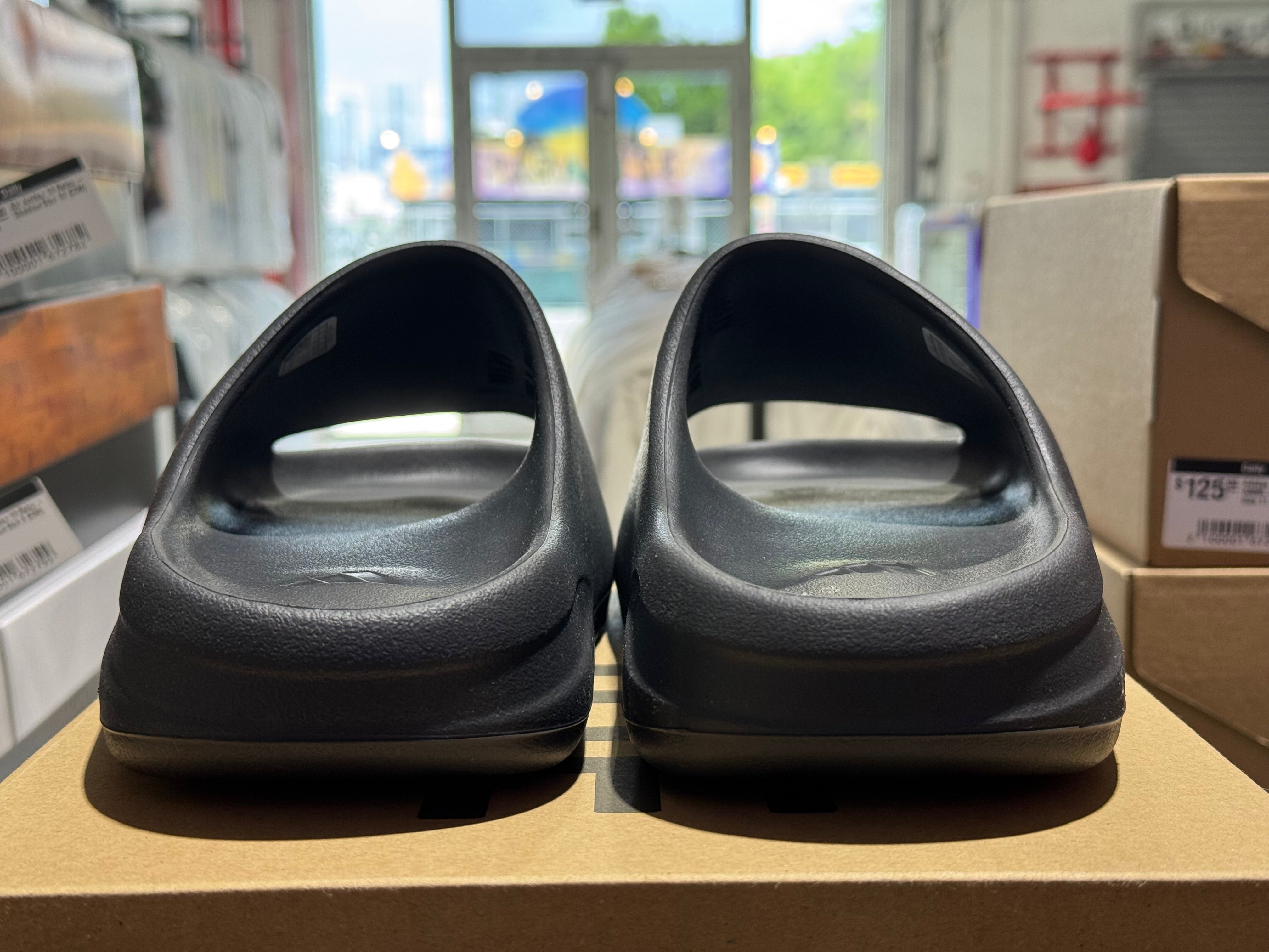 Adidas Yeezy Slide - Onyx Size 11