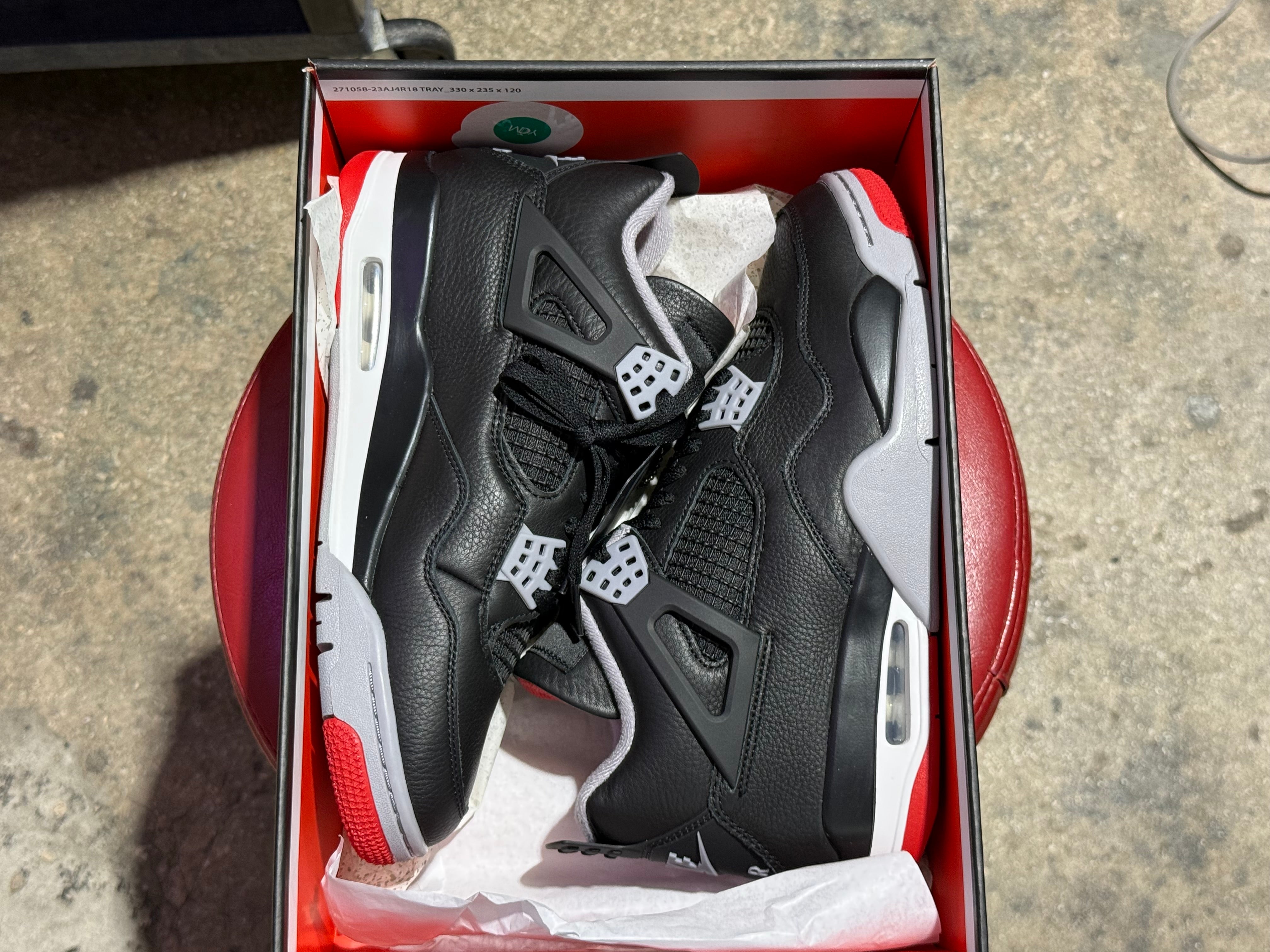 Air Jordan 4 Retro - Bred Reimagined Size 9