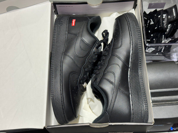 Nike Air Force 1 Low / Supreme - Black Size 11