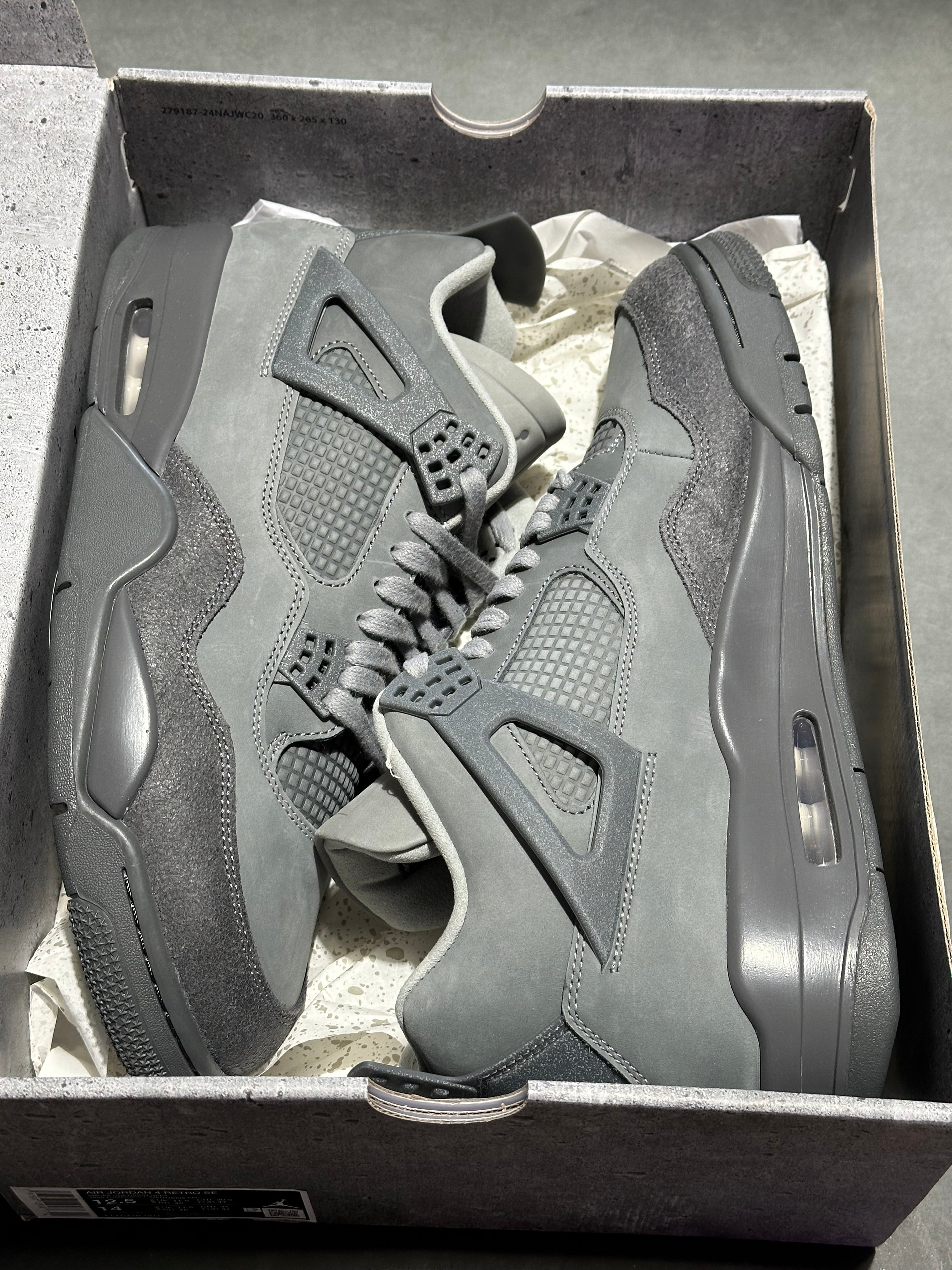 Air Jordan 4 Retro SE - Wet Cement