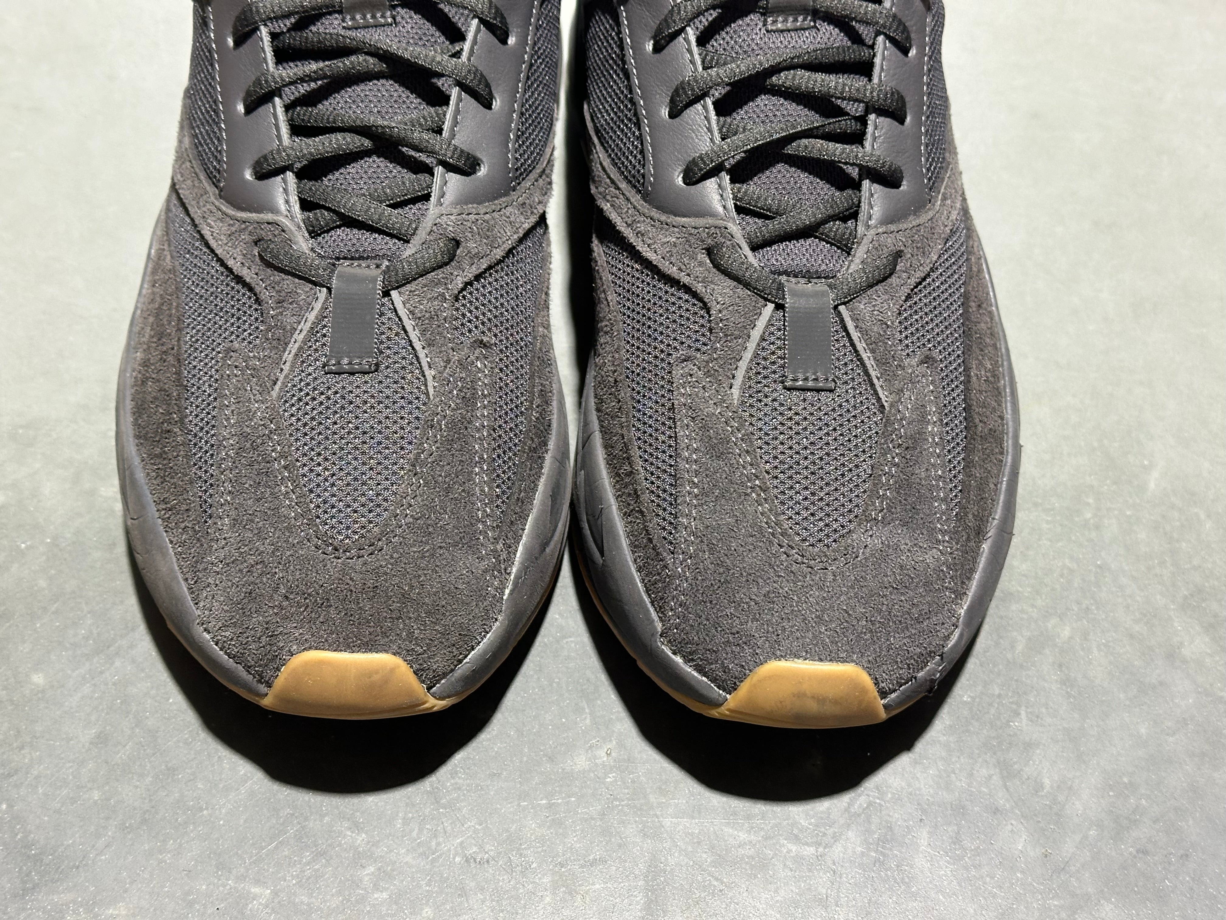 Addidas Yeezy Boost 700 - Utility Black Size 11
