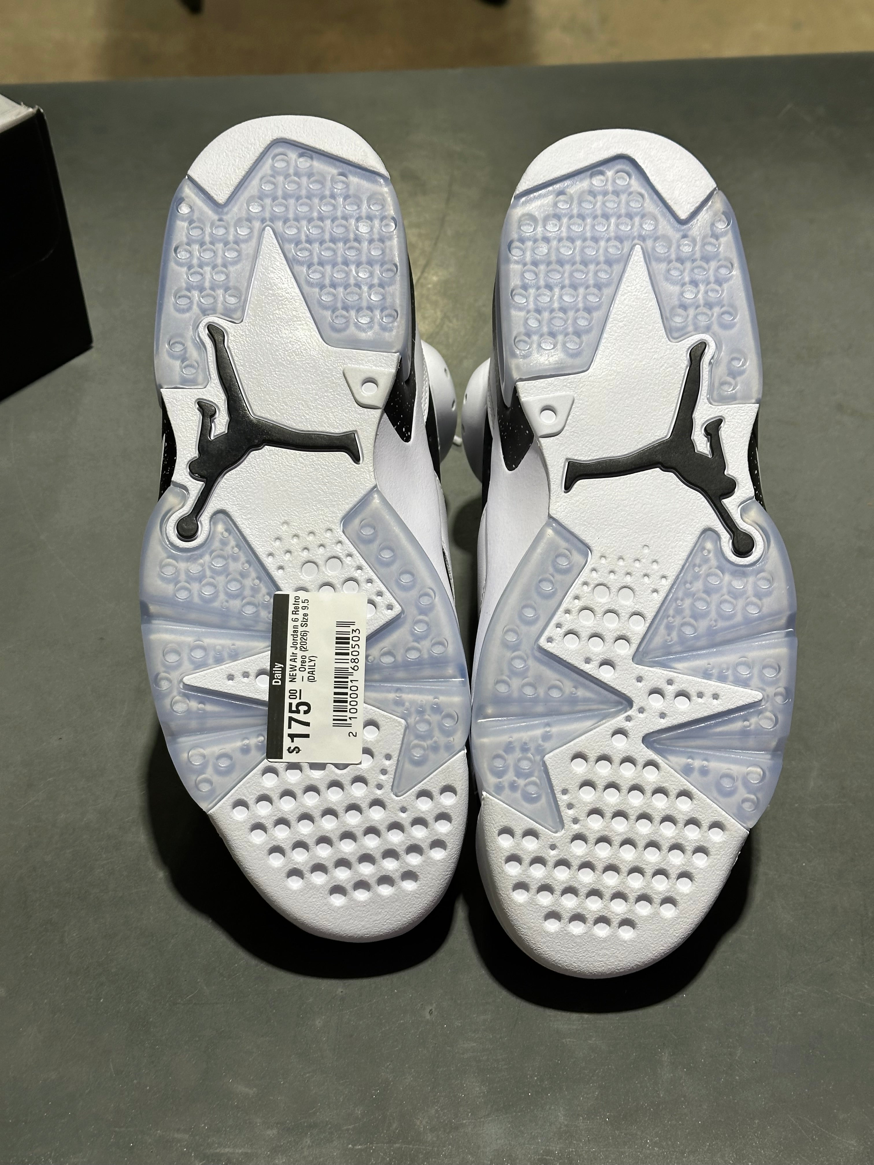 NEW Air Jordan 6 Retro - Oreo (2026) Size 9.5