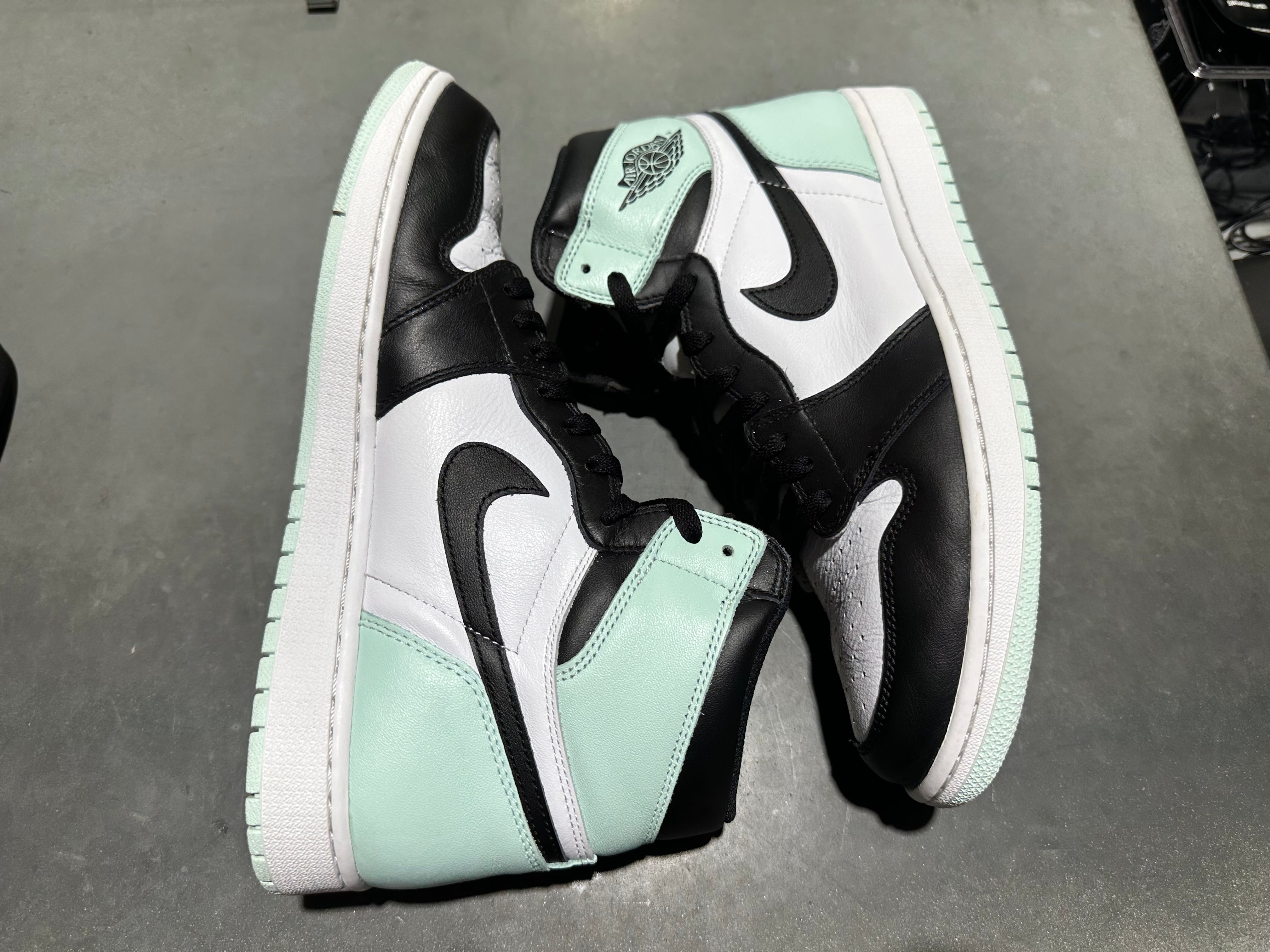 Air Jordan 1 Retro High OG Social Status Art Basel - Igloo Size 12