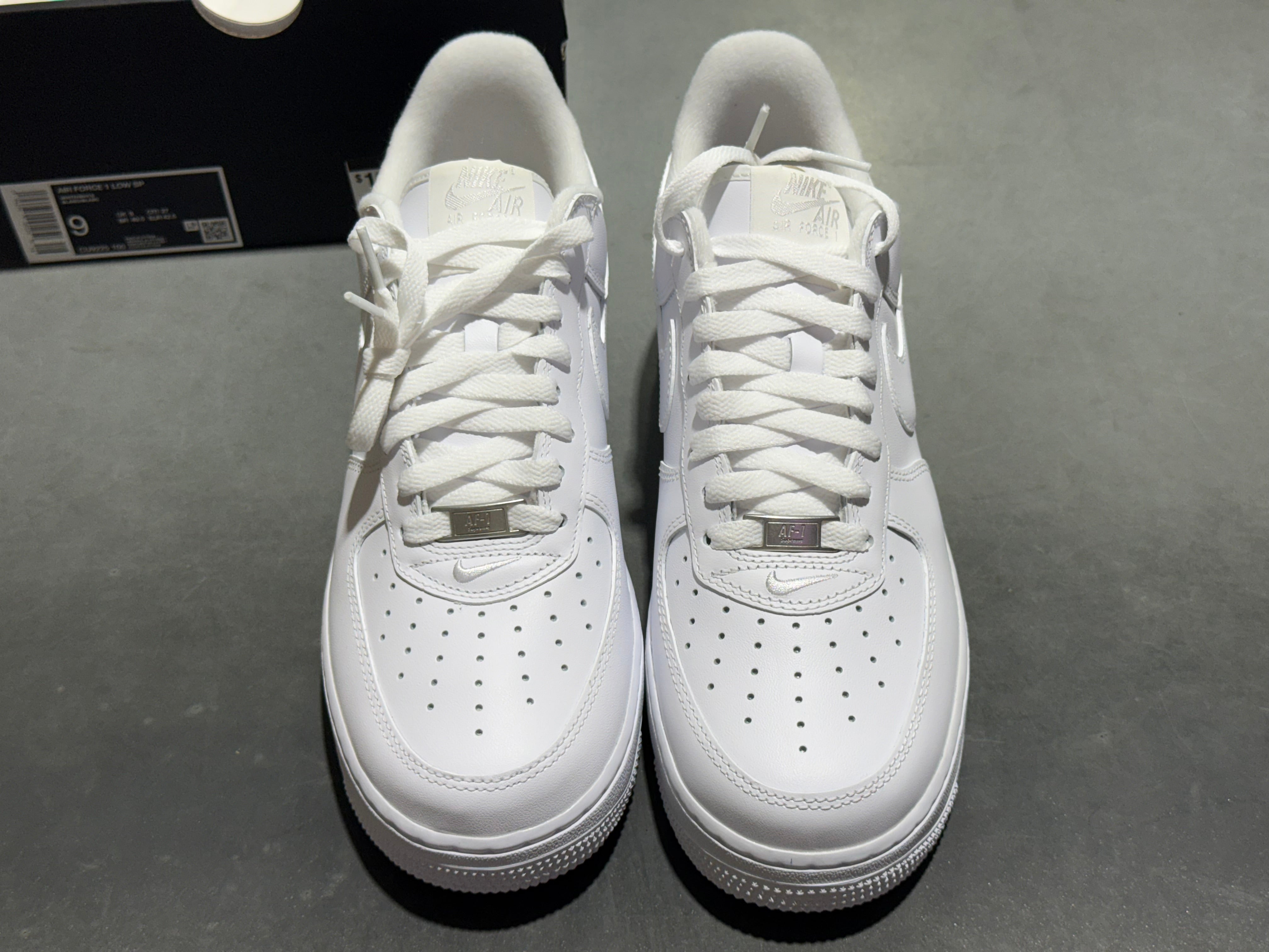 Nike Air Force 1 Low / Supreme - White Size 9