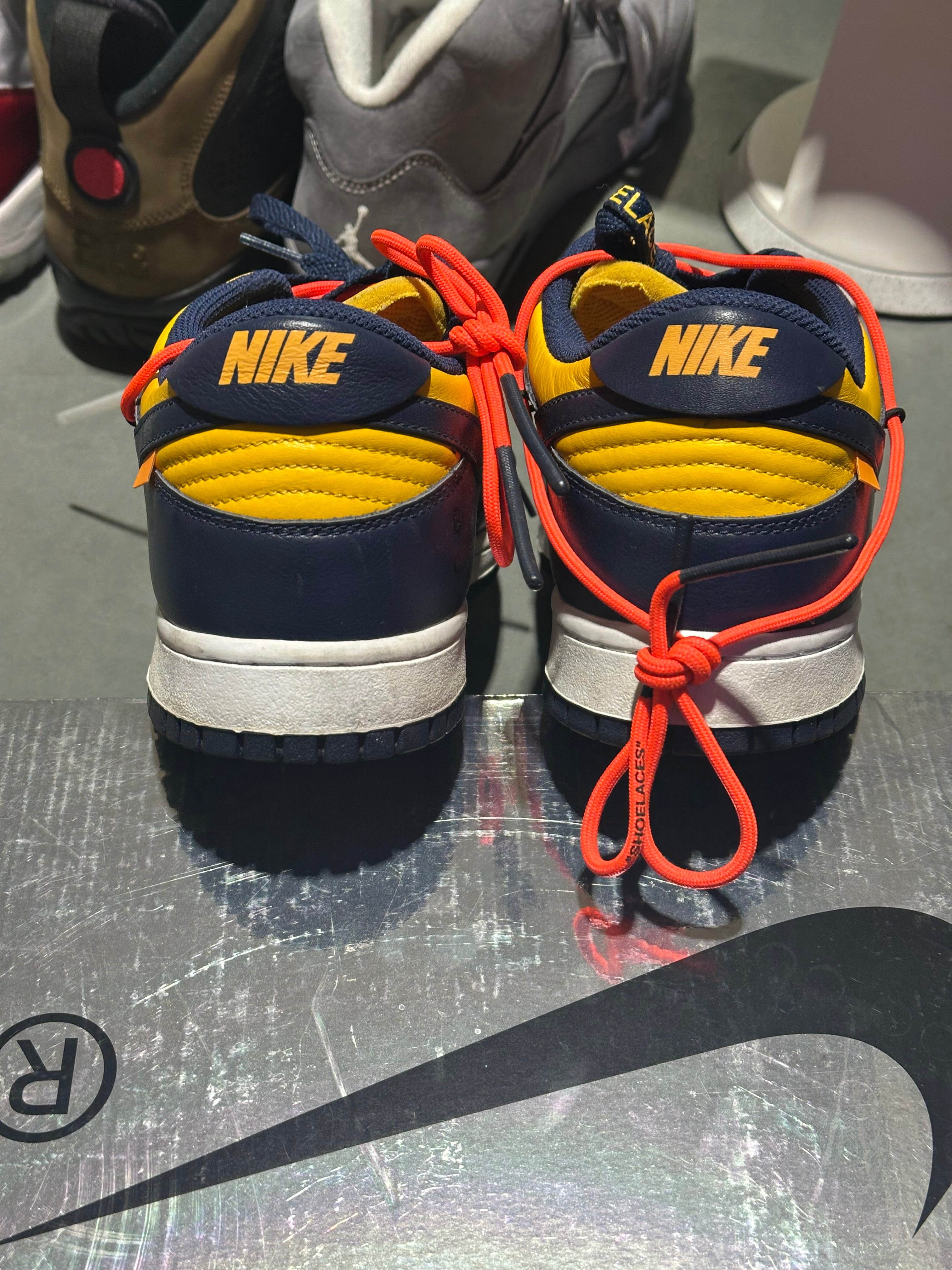 Nike Dunk Low LTHR / OW - Michigan Size 11.5