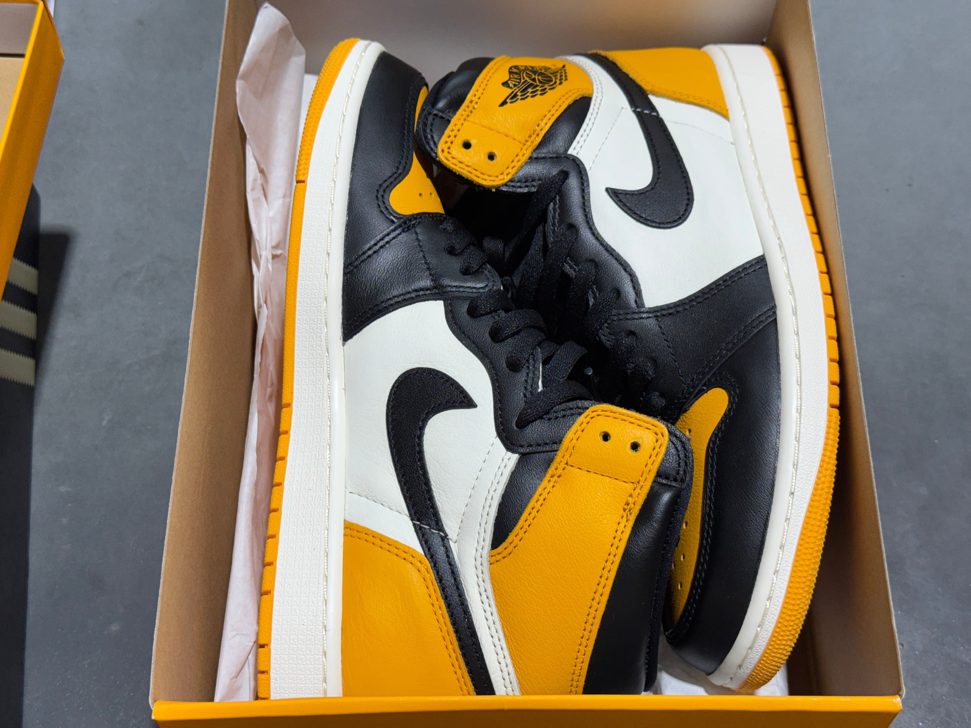 Air Jordan 1 Retro High OG - Taxi Size 10