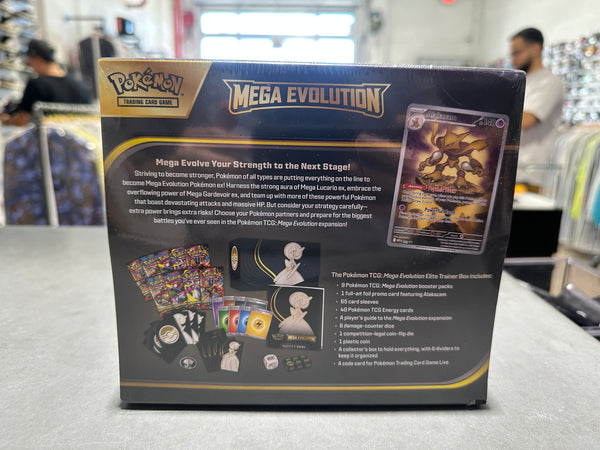 NEW Pokémon Mega Evolution Mega Gardevoir
Elite Trainer Box