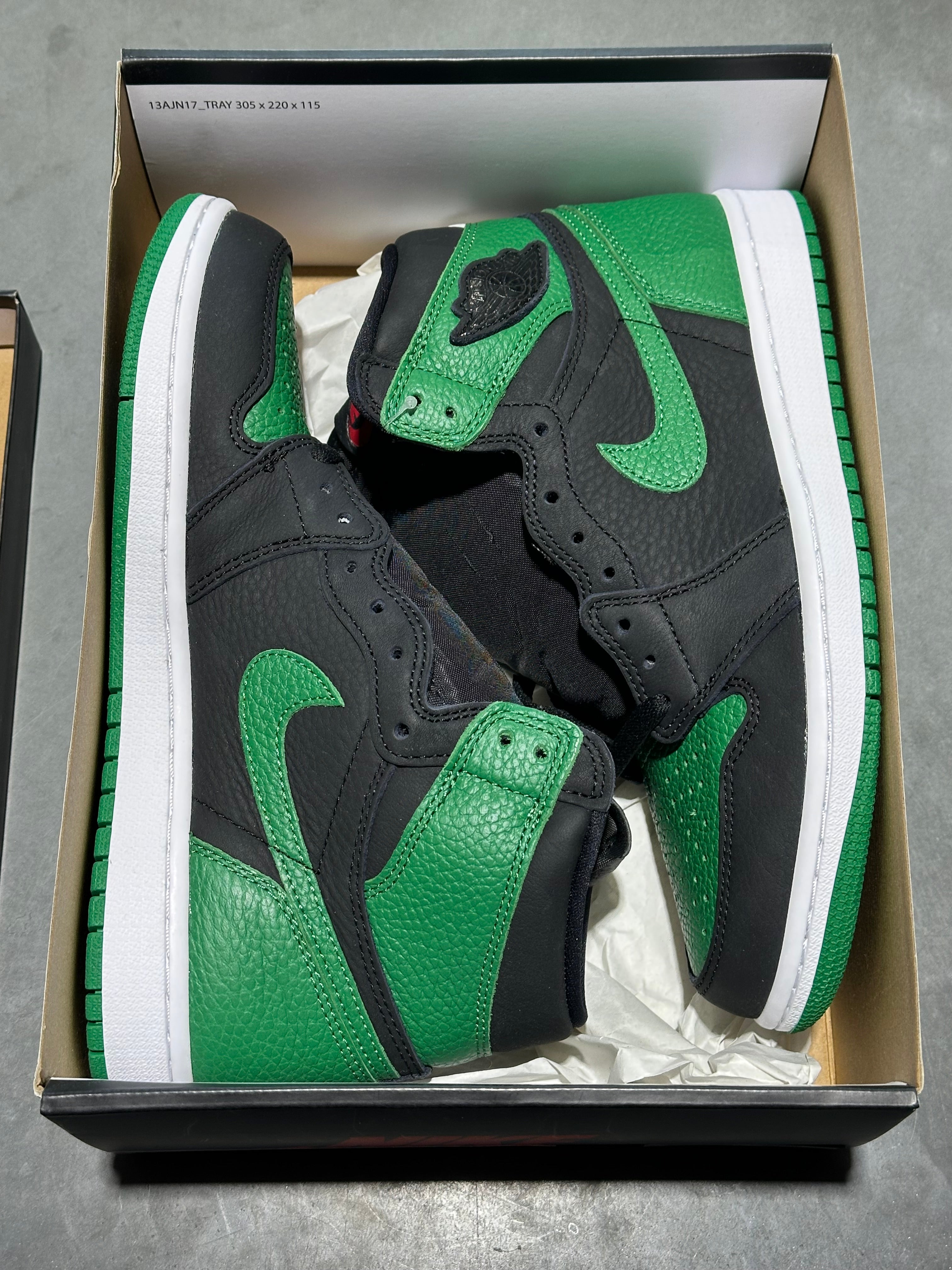 Air Jordan 1 Retro High OG - Pine Green 2.0 Size 8