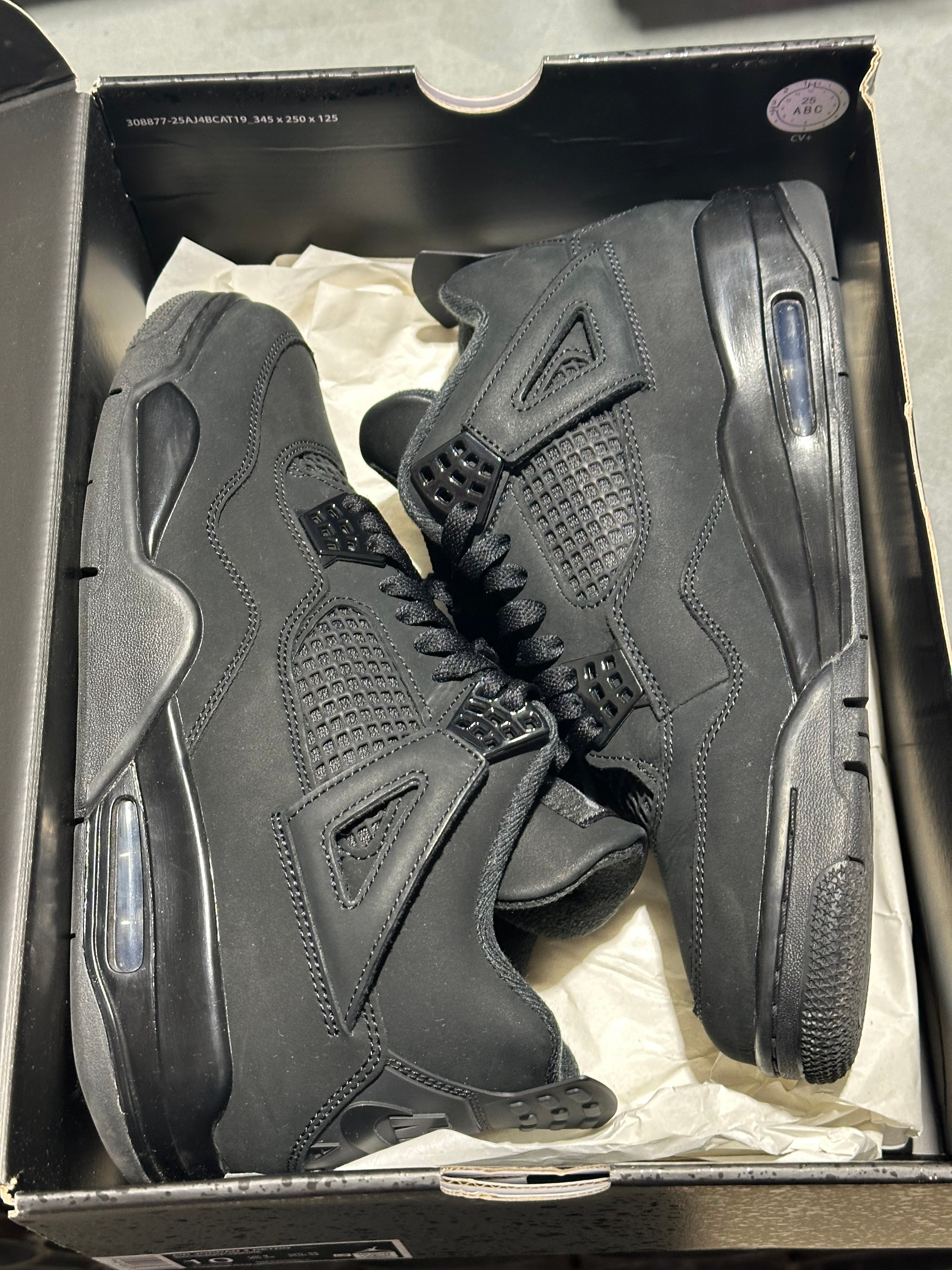 Air Jordan 4 Retro - Black Cat Size 10