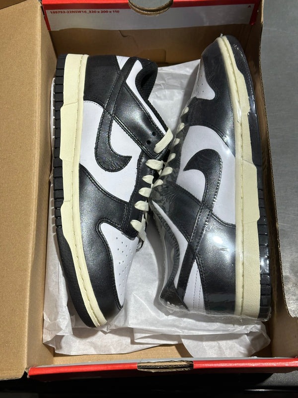 WMNS Nike Dunk Low - Vintage Panda Size 10W/8.5
