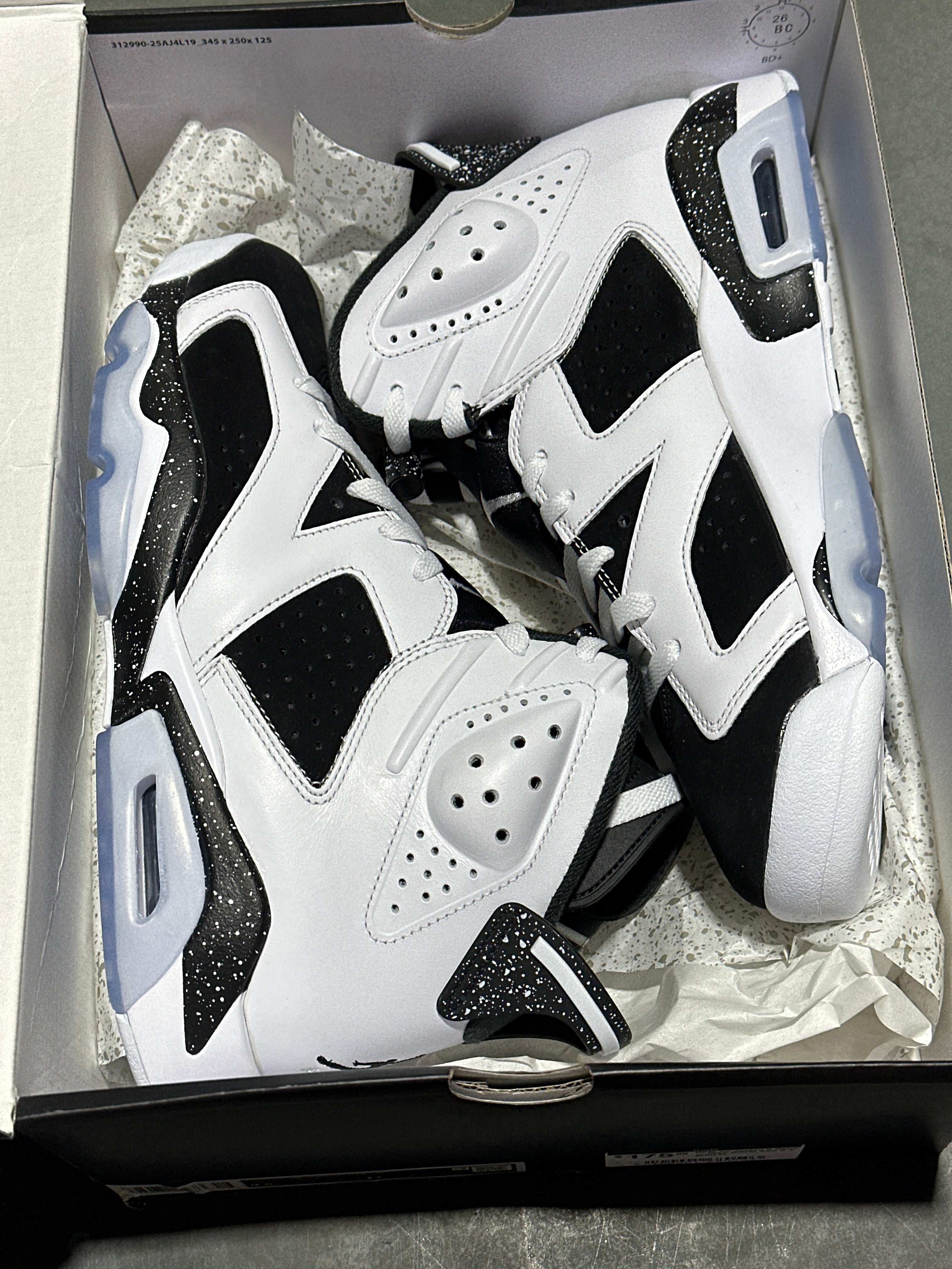 NEW Air Jordan 6 Retro - Oreo (2026) Size 9.5