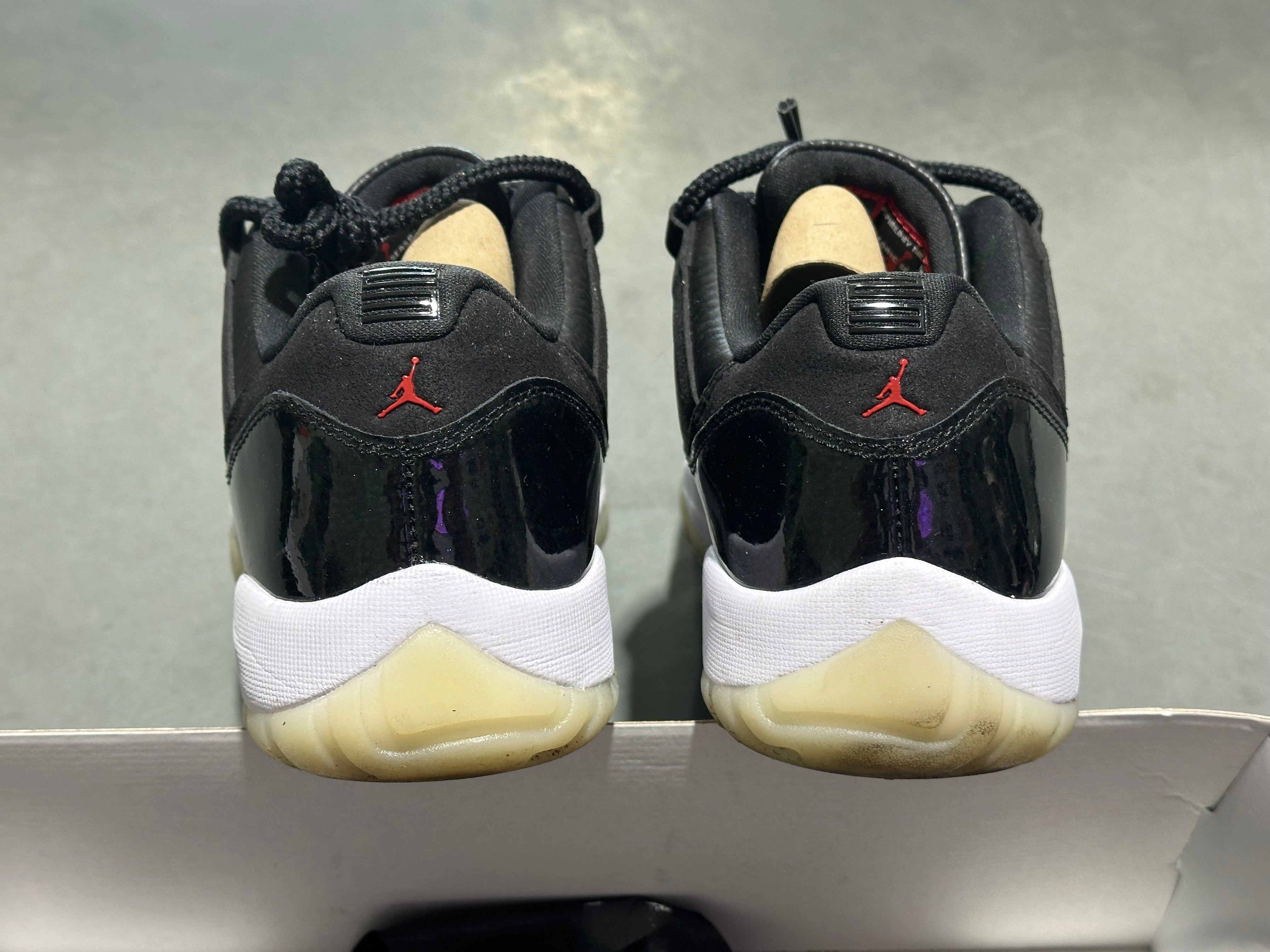 Air Jordan 11 Retro Low - 72/10 Size 9.5
