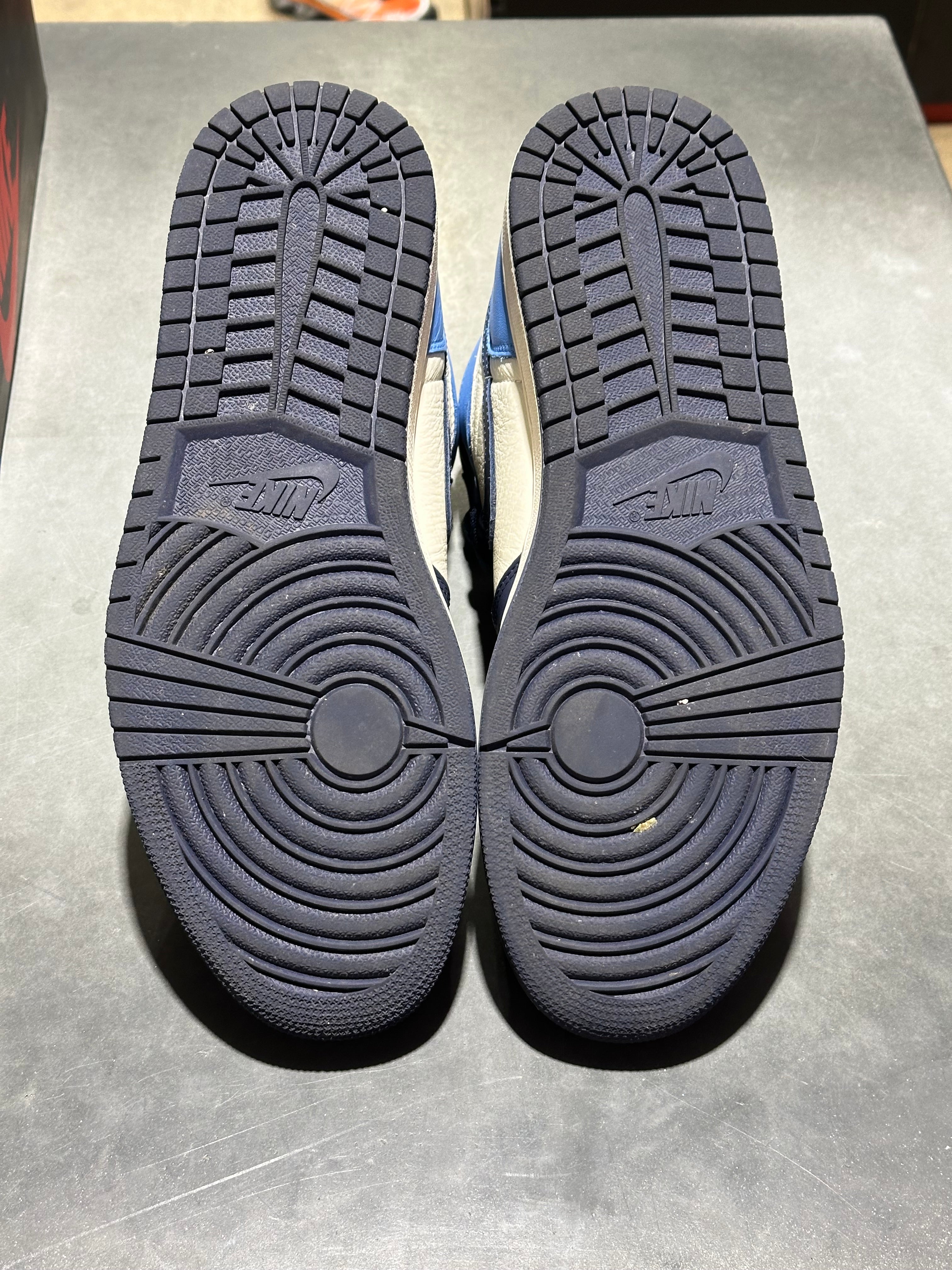 Air Jordan 1 Retro High - Obsidian Size 11