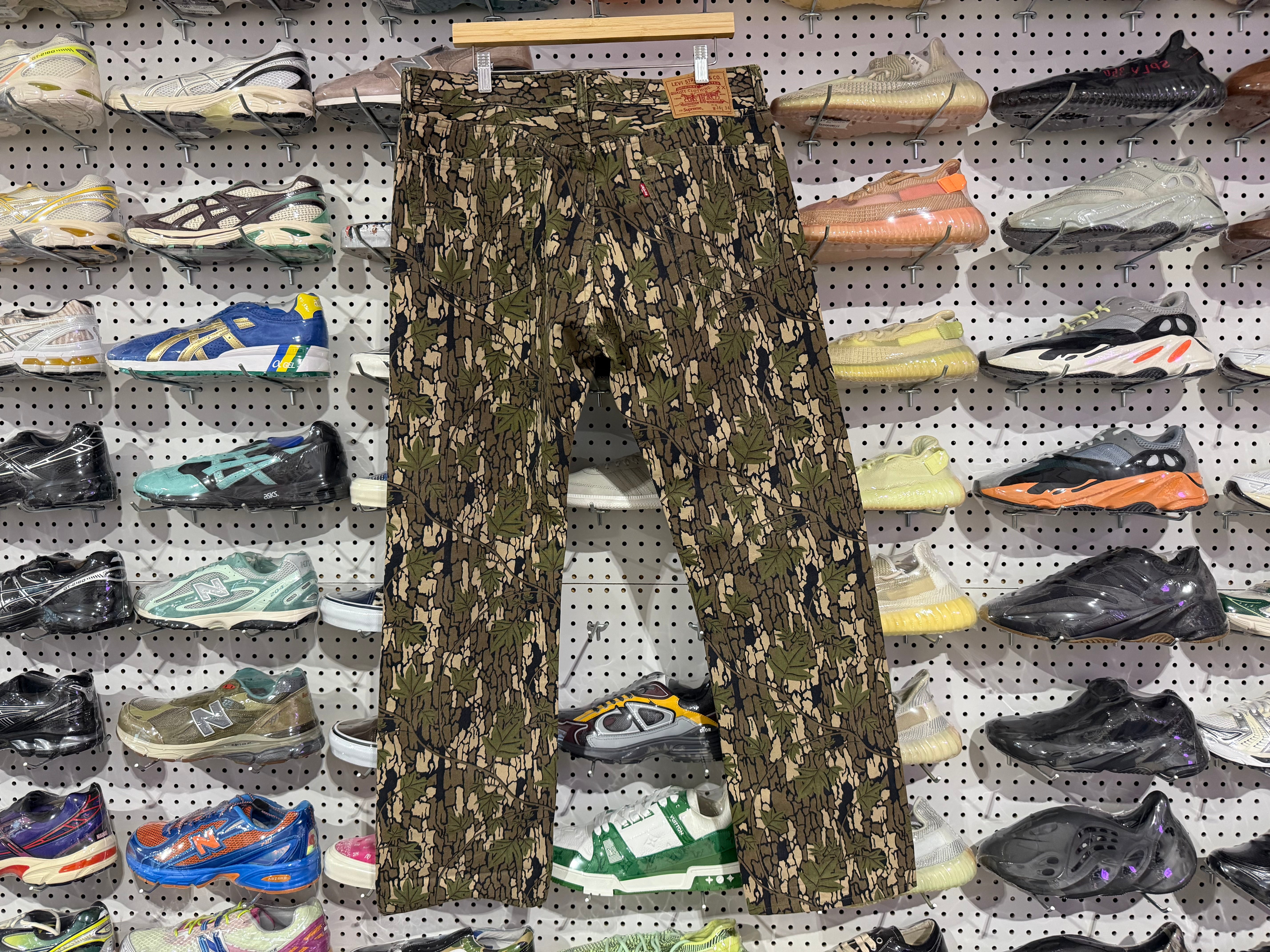 NEW Supreme x Levis FW13 Bark Camo Denim Size 36x34
