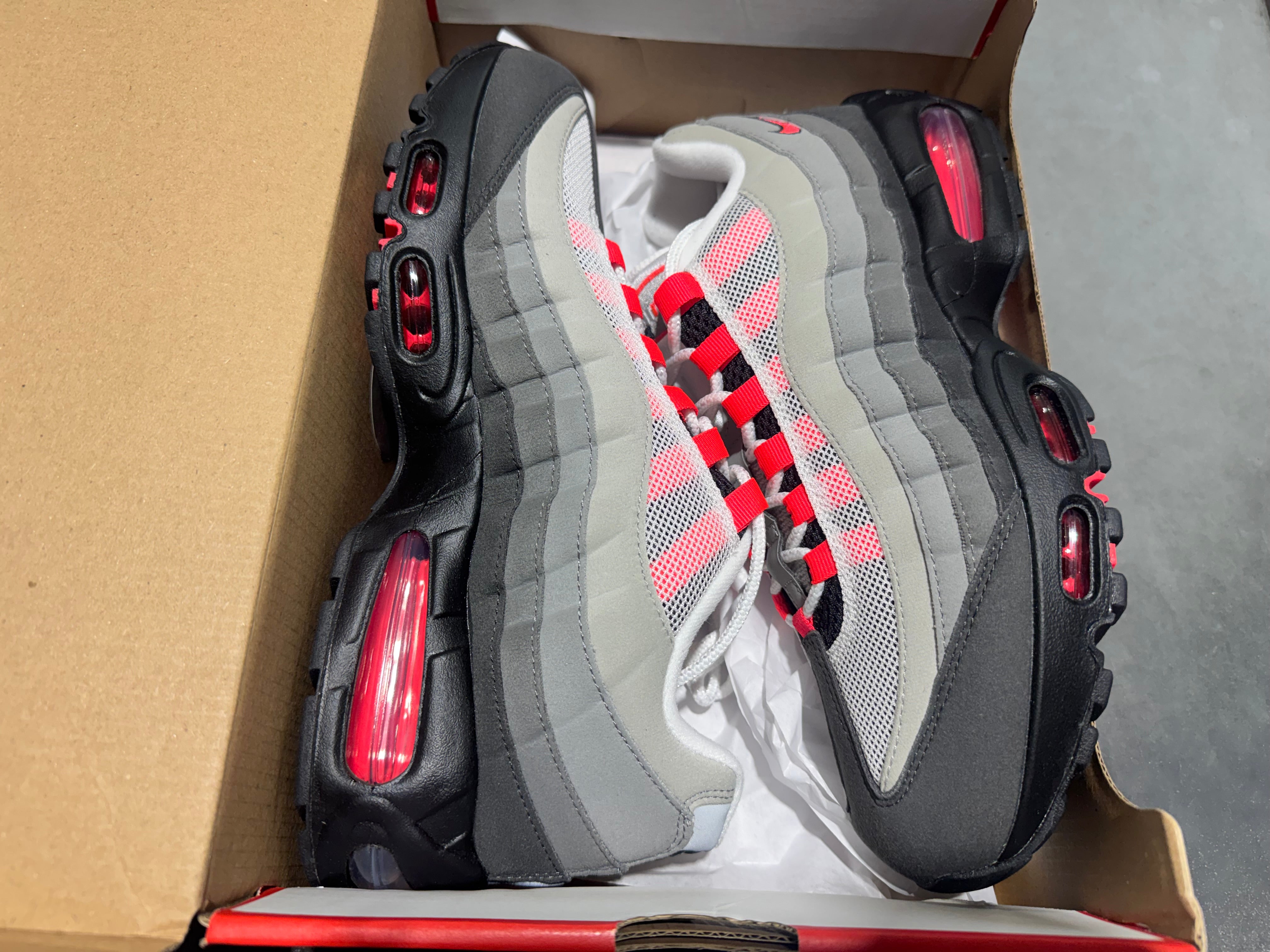Nike Air Max 95 OG - Big Bubble/Solar Red 2.0 2025 Size 9.5